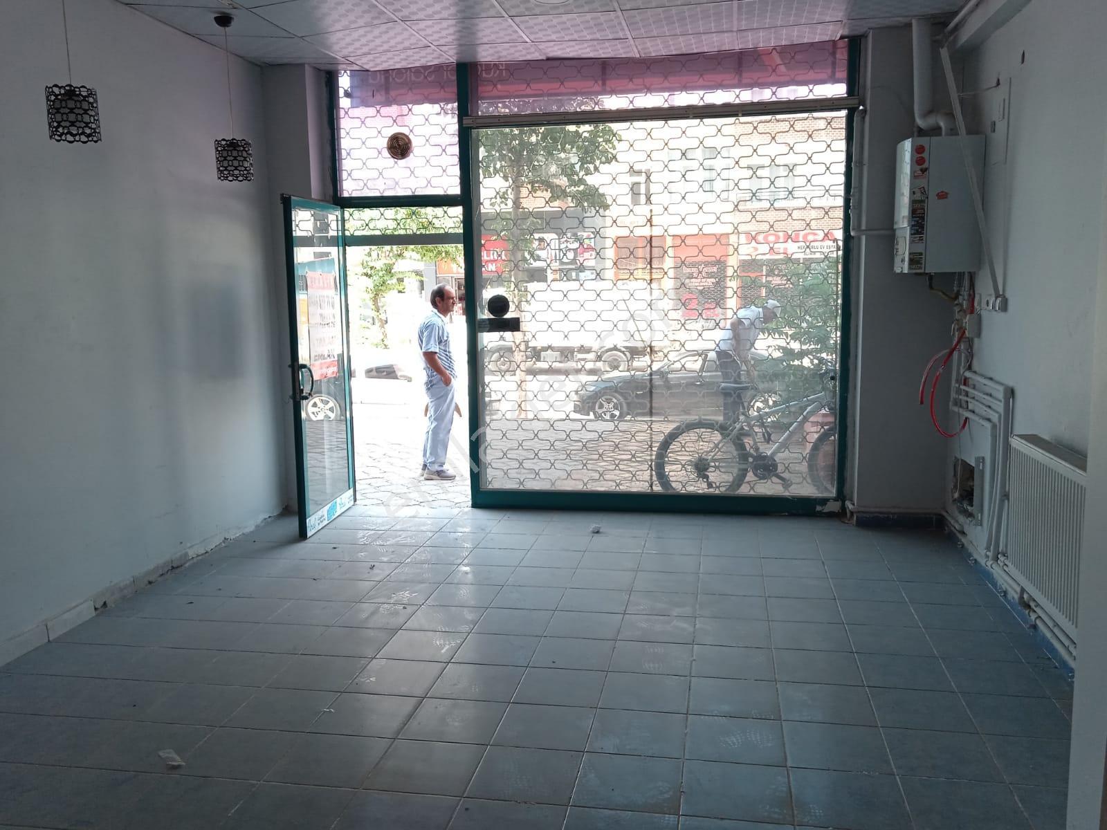 Çavuşoğlunda Cadde Cepheli 70 Mt Düz Ayak 35 Asma Satlık Dükkan - Görsel 2