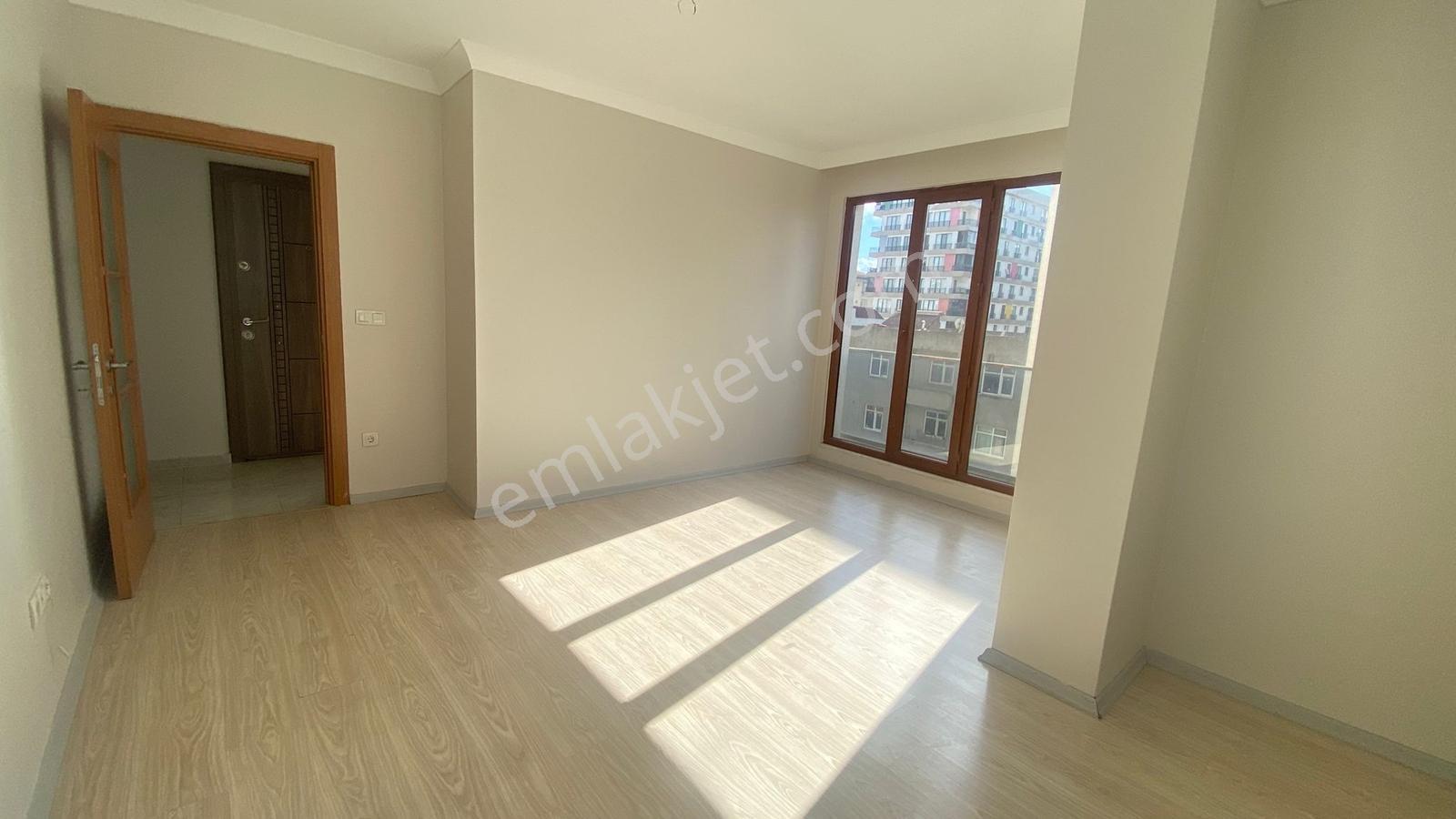 Çekmeköy Güngören Mah De Kiralık Arakat Daire, 2 +1 Çift Balkon - Görsel 8