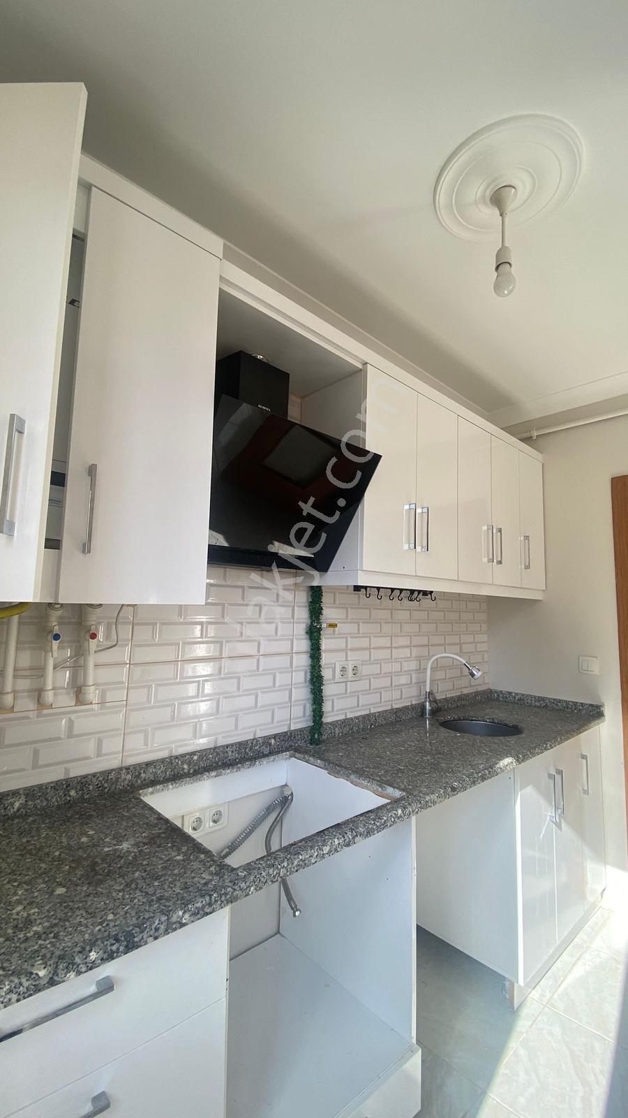 Çekmeköy Güngören Mah De Kiralık Arakat Daire, 2 +1 Çift Balkon - Görsel 11
