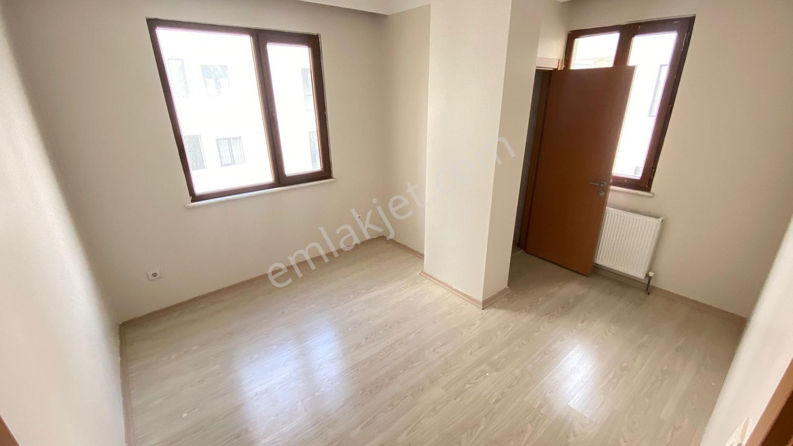 Çekmeköy Güngören Mah De Kiralık Arakat Daire, 2 +1 Çift Balkon - Görsel 27