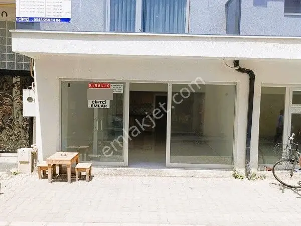 Çiftçi Emlak 'tan Semerciler Mh Lüleci Sk'ta 44 M² Net Dükkan Bosna Cd 50 M Mesafede