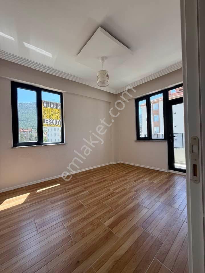 Yüksel Emlaktan Gazi Mahallesinde Kiralık Daire - Görsel 32