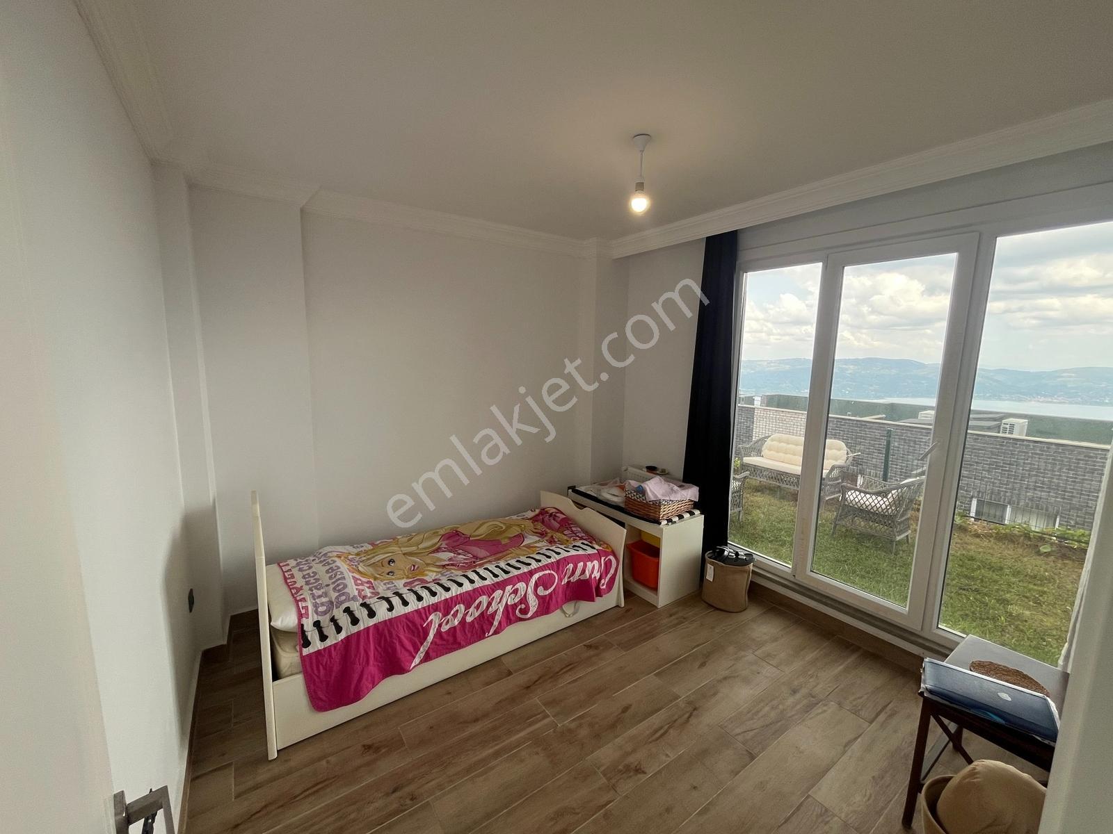 Muhteşem Göl Ve Doğa Manzaralı Eşyalı Satılık Avantajlı Villa - Görsel 32