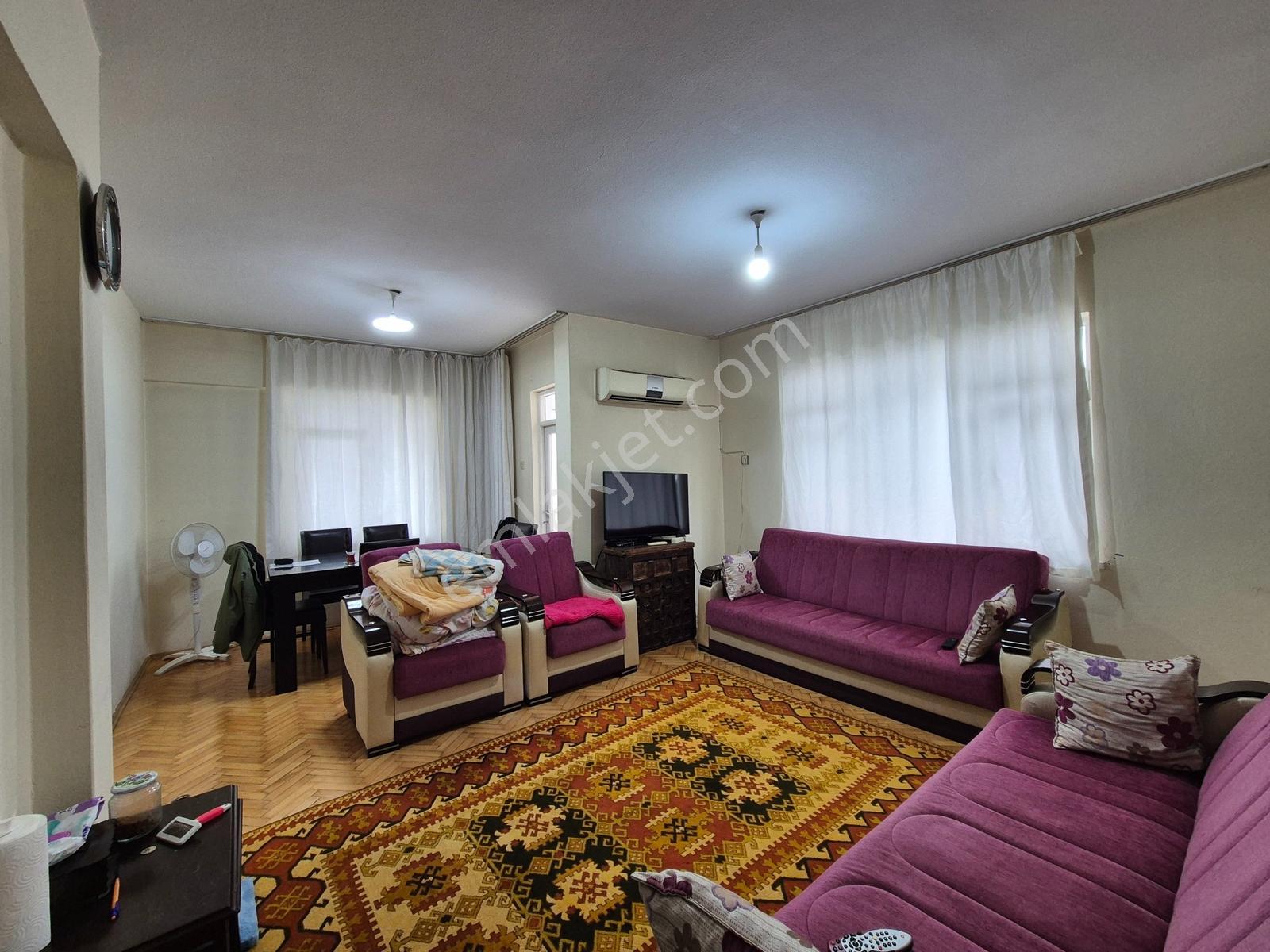 Antalya Muratpaşa Üçgen Mahallesinde Geniş Kullanışlı 3+1 Daire - Görsel 3
