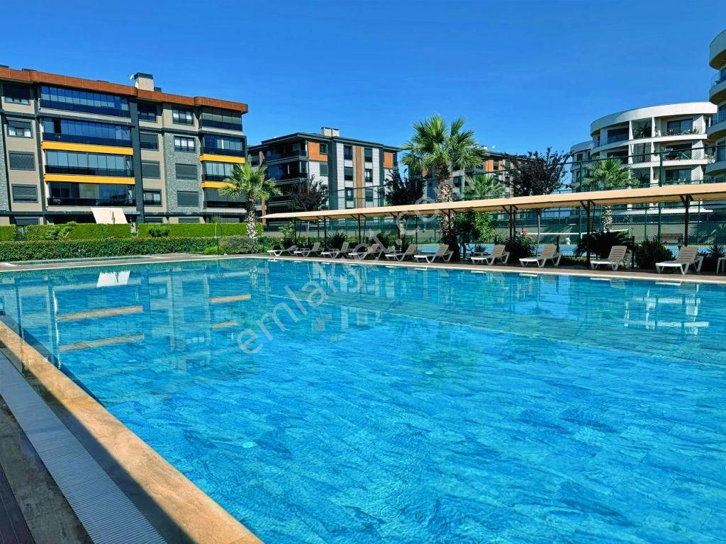 Uytundan Örende Havuzlu Tenis Kortlu Site Kiralık 1+1 Akıllı Ev