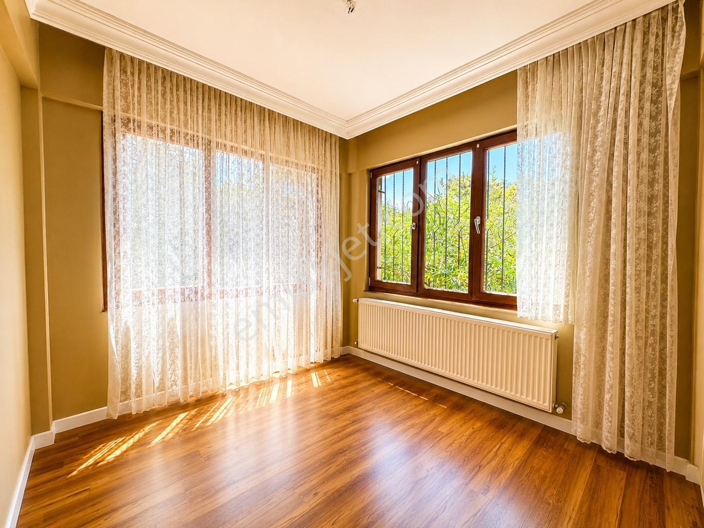Umas Solutıon'dan Murat Reis'te Köşe Parsel Büyük 3 Katlı Villa - Görsel 3
