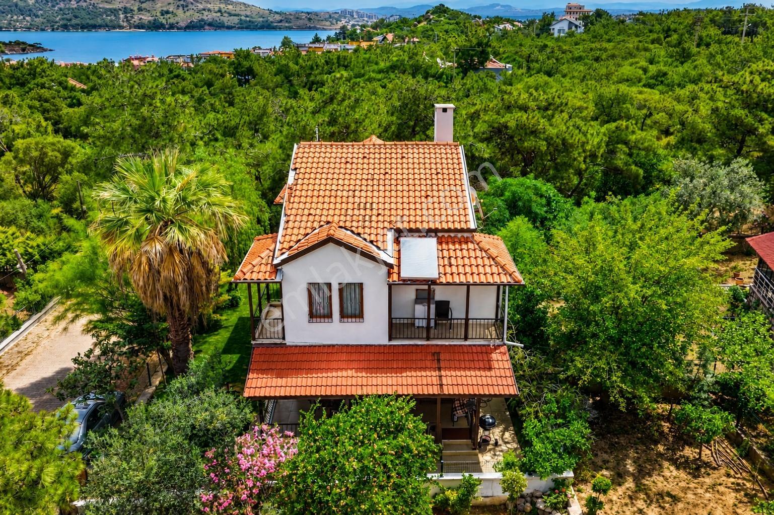 Umas Solutıon'dan Murat Reis'te Köşe Parsel Büyük 3 Katlı Villa - Görsel 16