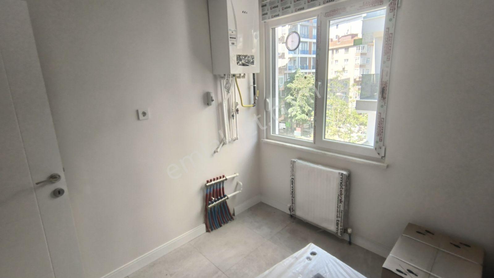 İbar Emlaktan Merdivenköy De 2+1 Satılık Daire Sıfır Katta - Görsel 18