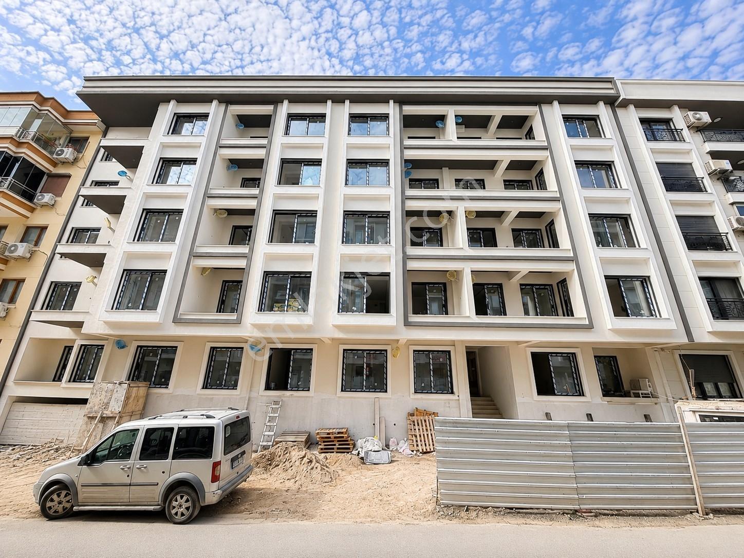 Karşıyaka Dedebaşı Mahallesi'nde Satılık 2+1 Sıfır Daire