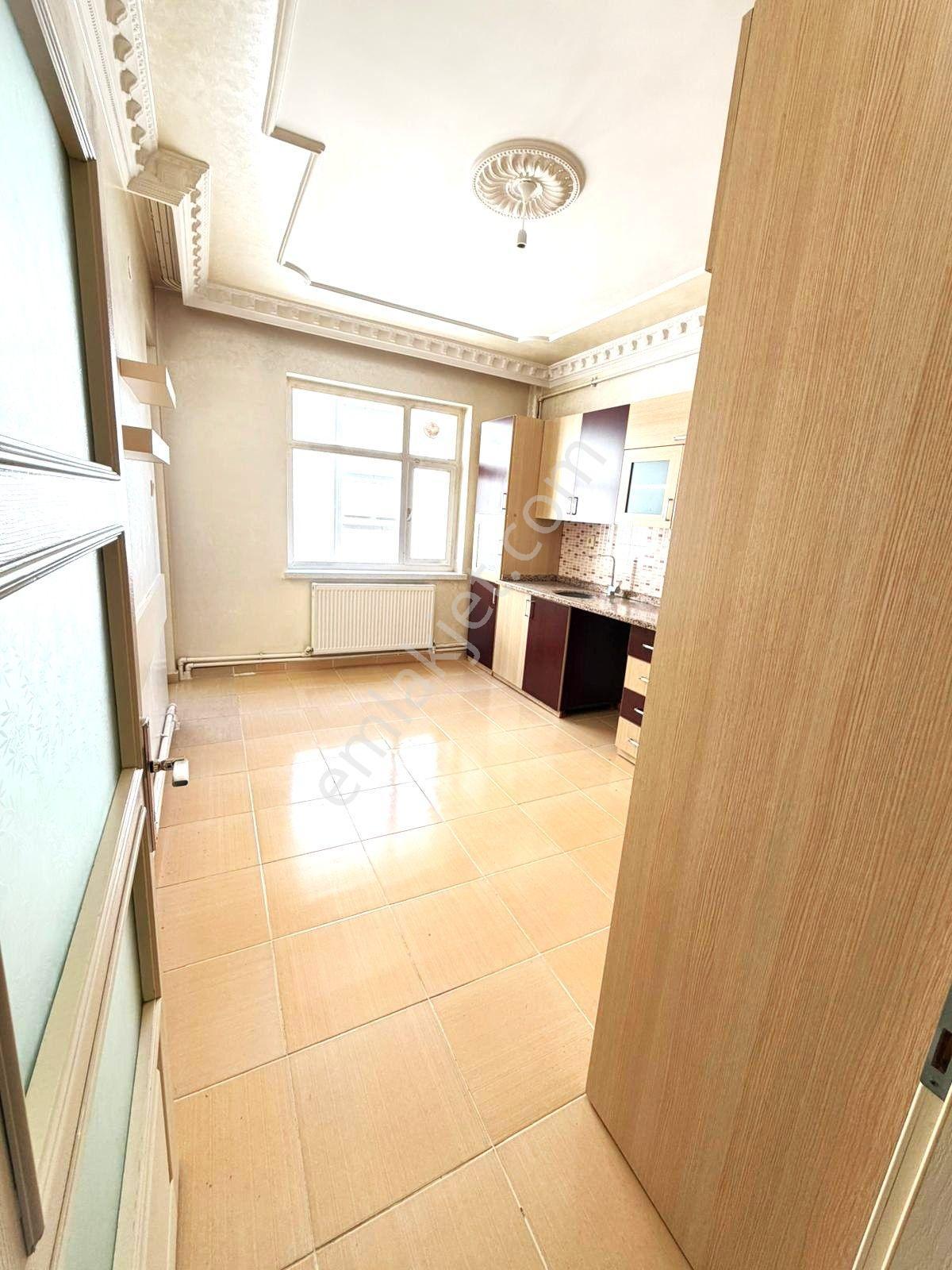 Şeyh Hamit Mahallesinde 40'mt Yol Üzerinde Kiralık 3+1 Daire✨✨✨✨ - Görsel 15