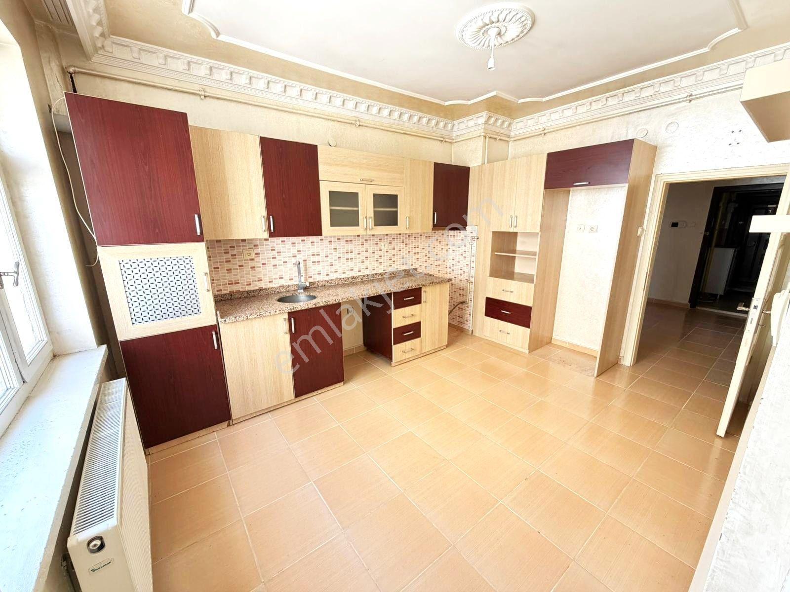 Şeyh Hamit Mahallesinde 40'mt Yol Üzerinde Kiralık 3+1 Daire✨✨✨✨ - Görsel 16