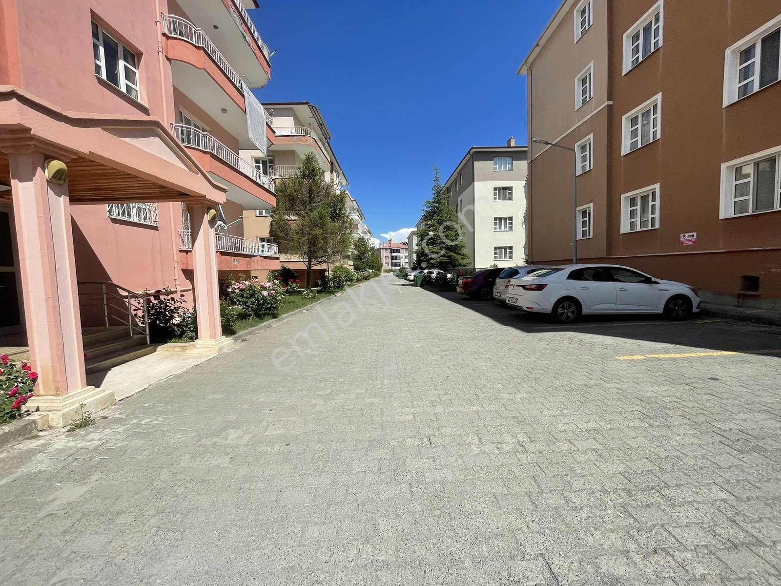 Tuncaygül'den Satılık 4+1 Ara Kat Ferah Daire - Görsel 17