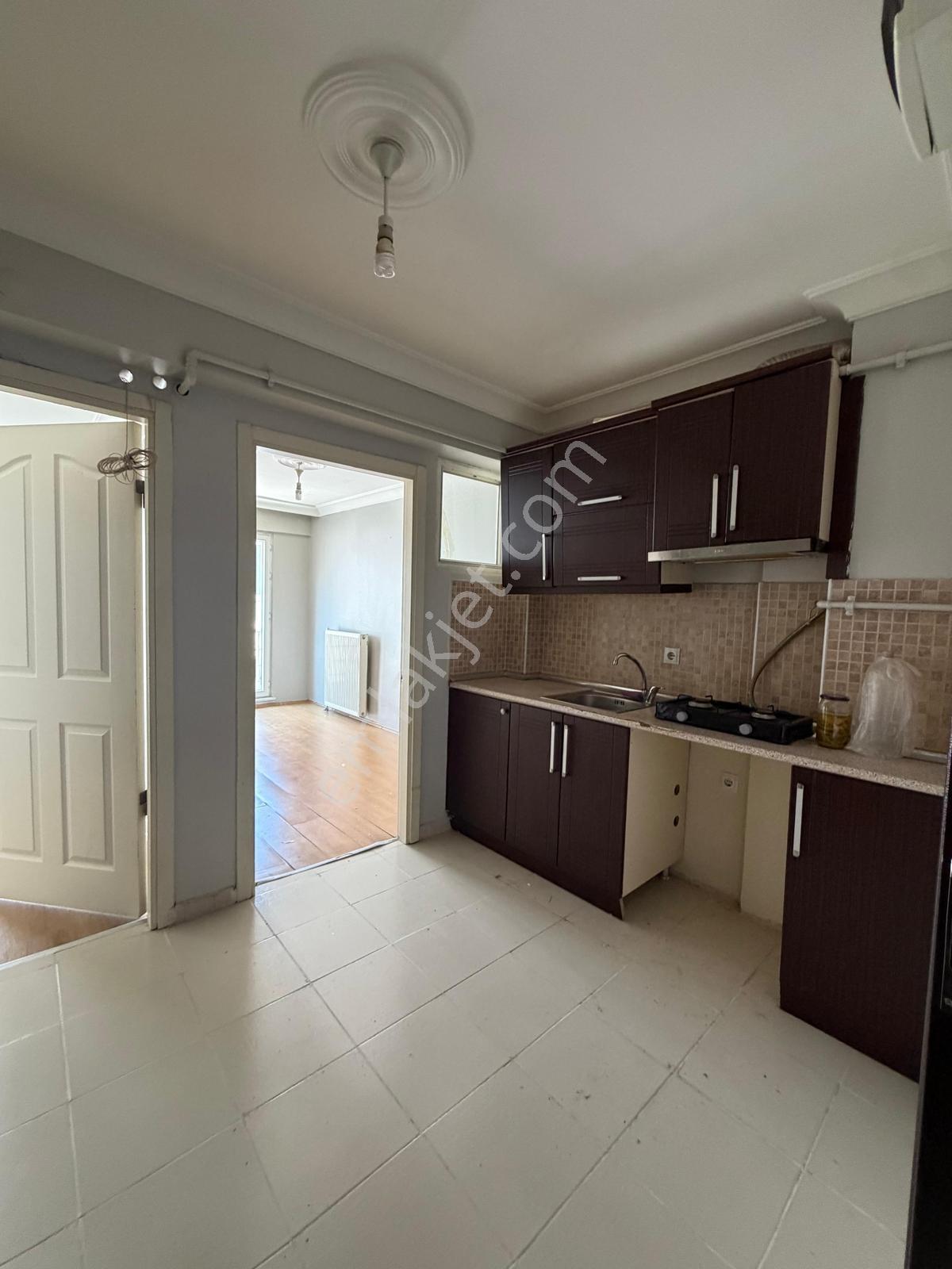 Akademi'den Espark Yakını Ara Kat Asansörlü Ön Cephe Kiralık 1+1 - Görsel 9