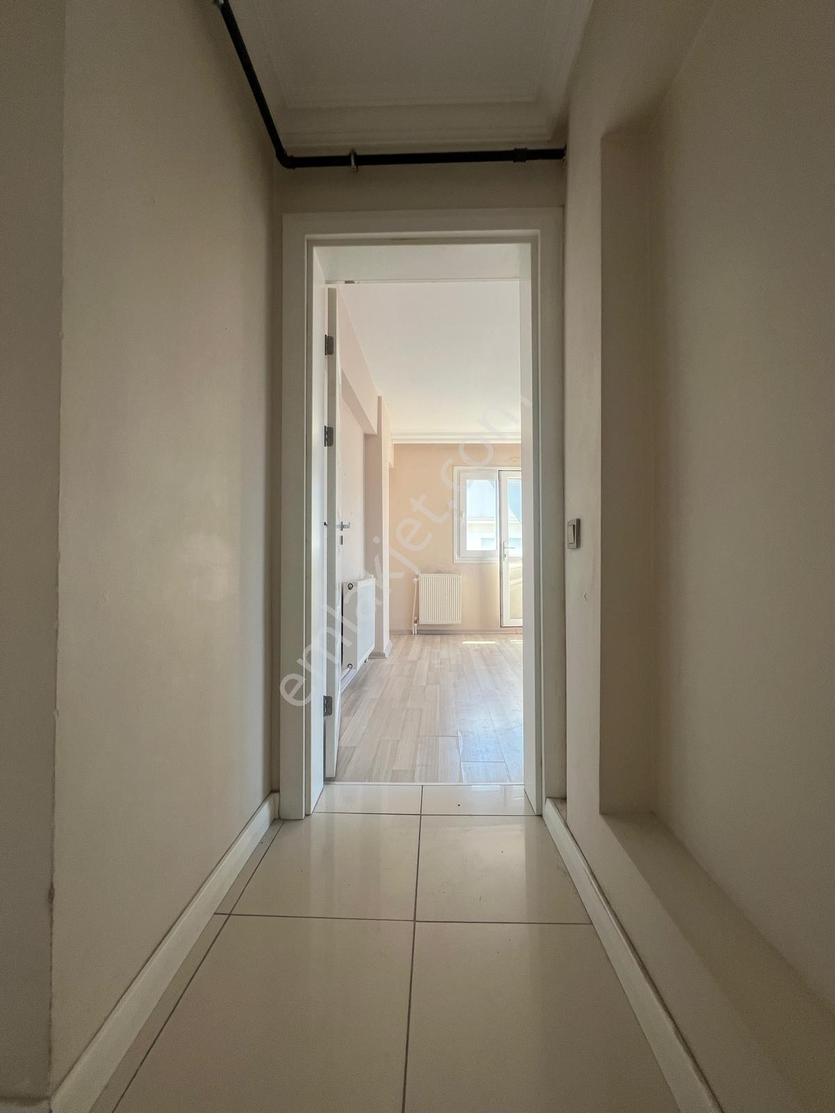 Karşıyaka İskele Karşısı Sokağında 2+1 Geniş Kiralık Daire - Görsel 15