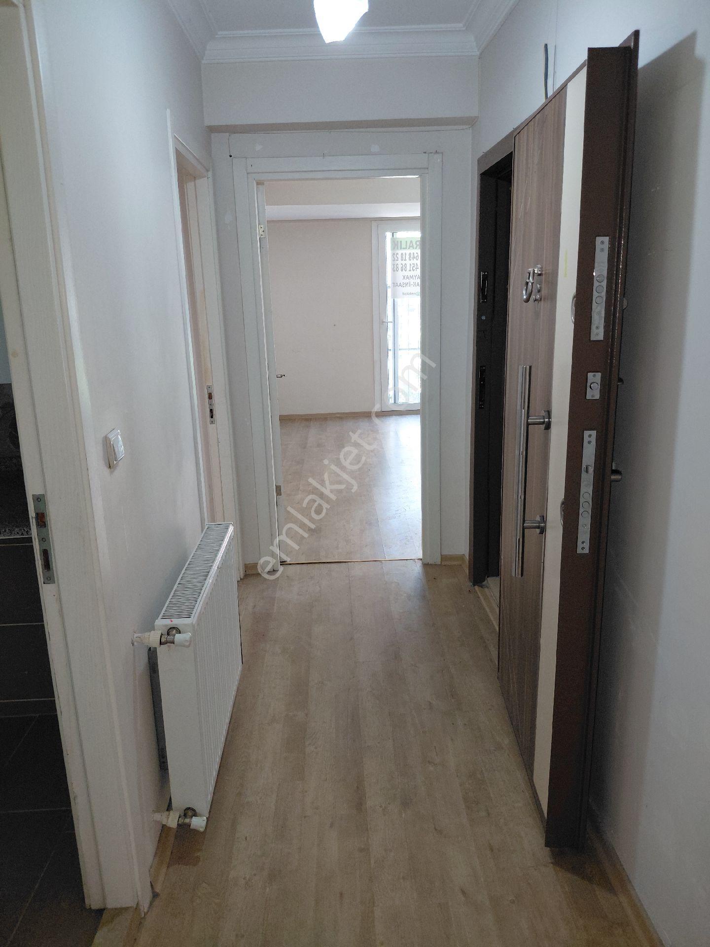 Buca Akıncılarda Kiralık 2+1 Kapalı Mutfak Doğalgazlı Yüksek Zemin Bahçeli Geniş Daire - Görsel 3