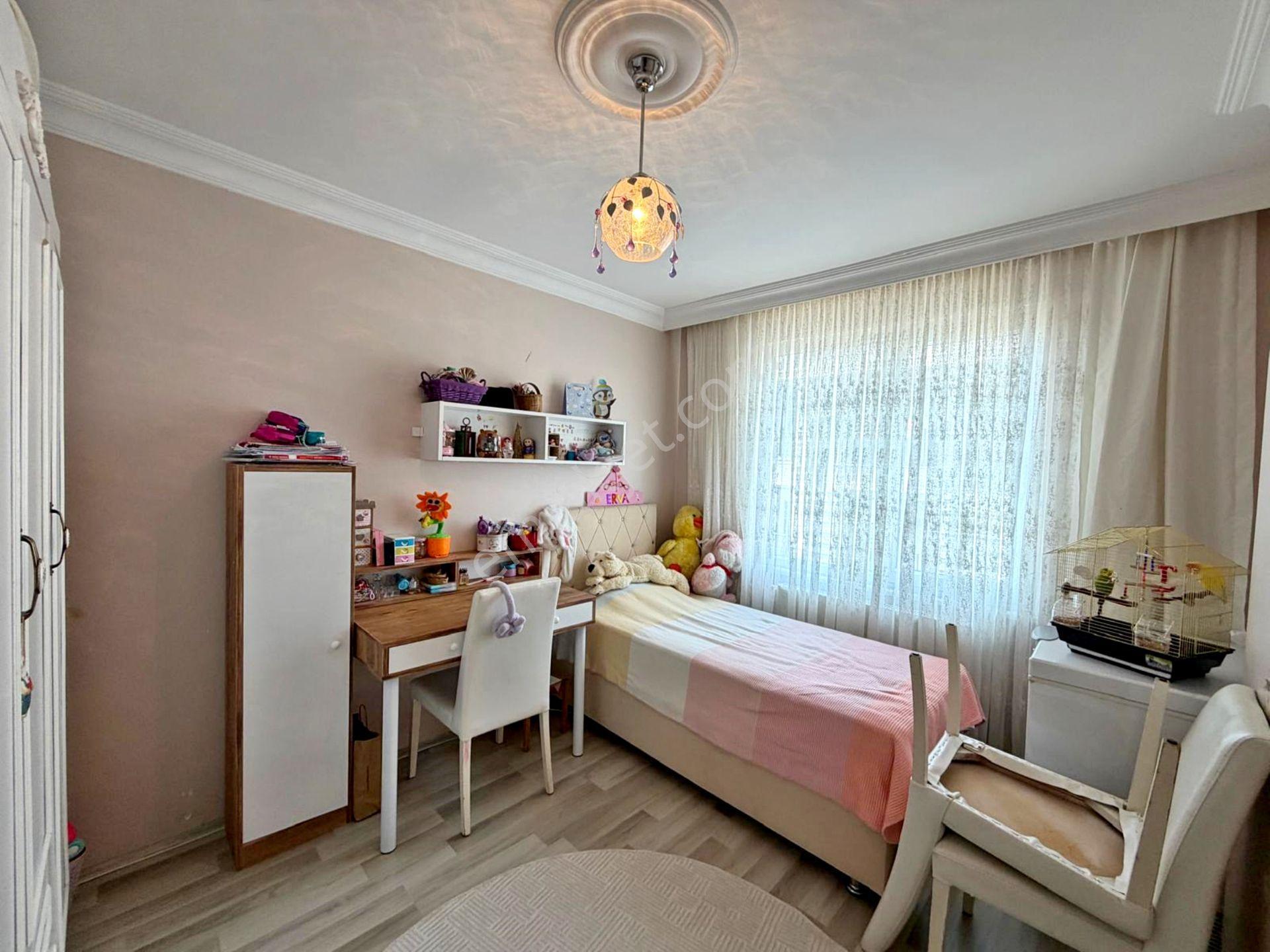 Alban'dan Metrobüse 1dk 90m² 2+1 Satılık Balkonlu Arakat Daire - Görsel 9