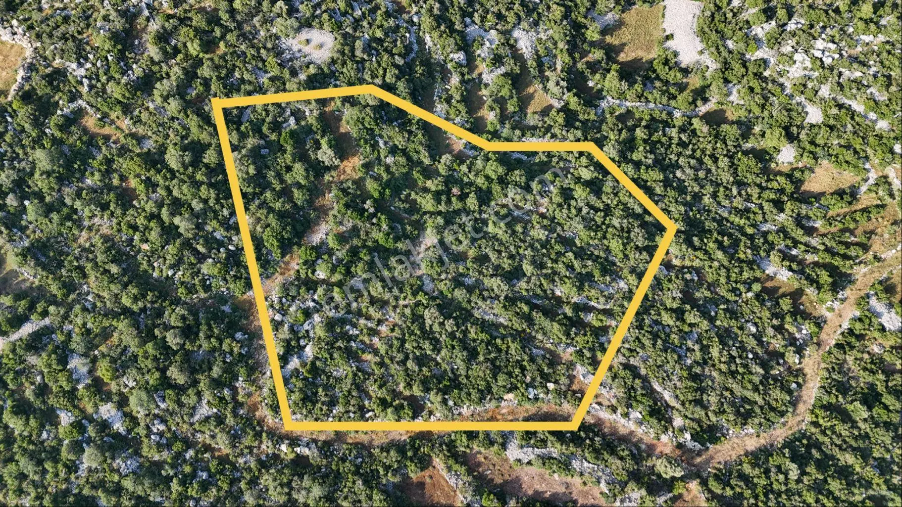 Batısandal Da Dağ Deniz Ve Tarihi Yer Manzaralı Tarla