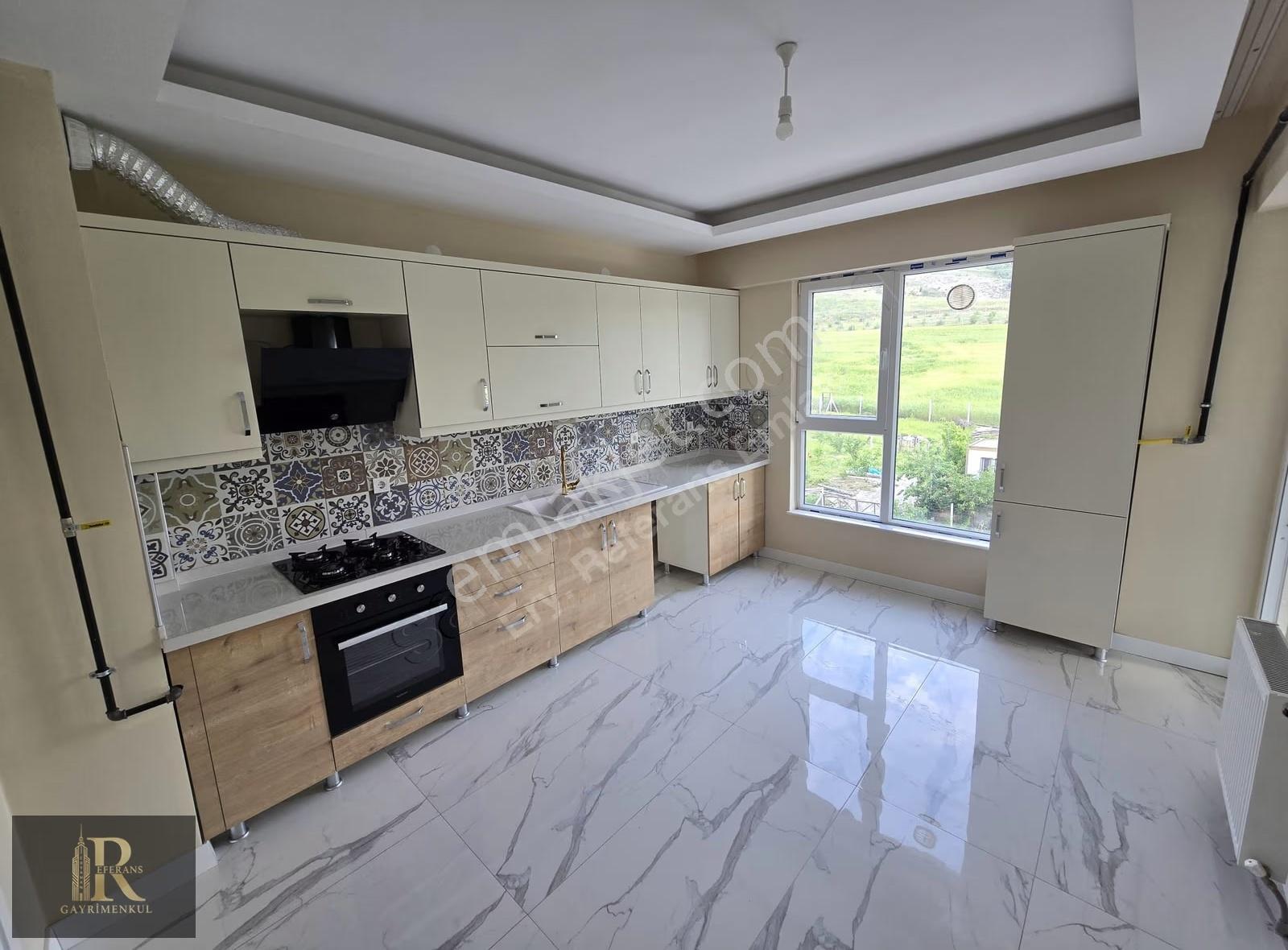 Bağlıca'da Teras Balkon Manzaralı Ara Kat Geniş Kiralık3+1 Daire - Görsel 22