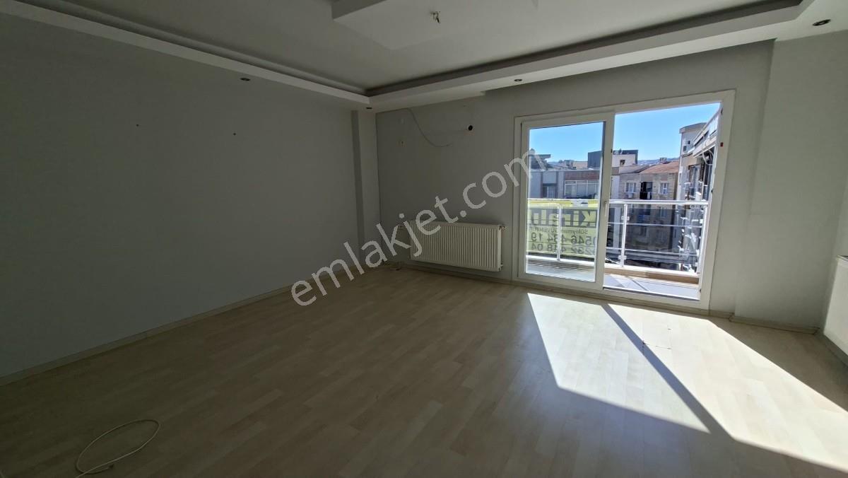 İzban Yakını Çift Banyolu 2+1 Kiralık Daire - Görsel 23