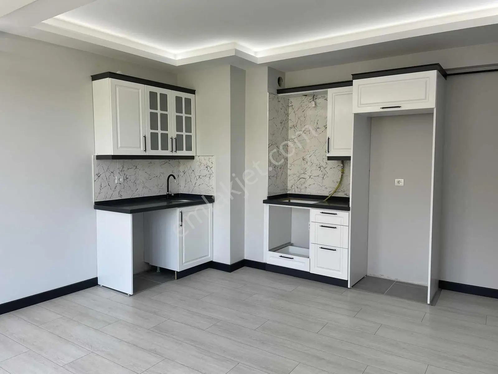 Truva// Onur Gündüzcü'den Deniz Manzaralı Cam Balkonlu Sıfır 2+1