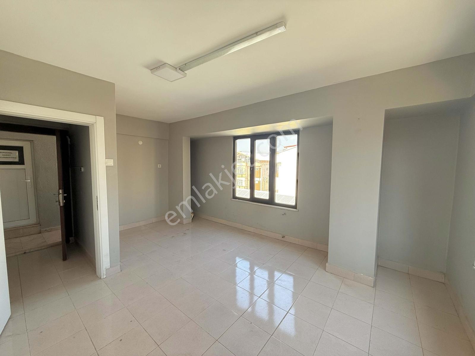 İznik Merkezde Kiralık Ofis Fırsatı - Görsel 24