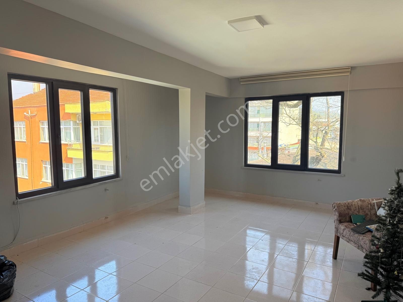 İznik Merkezde Kiralık Ofis Fırsatı - Görsel 32