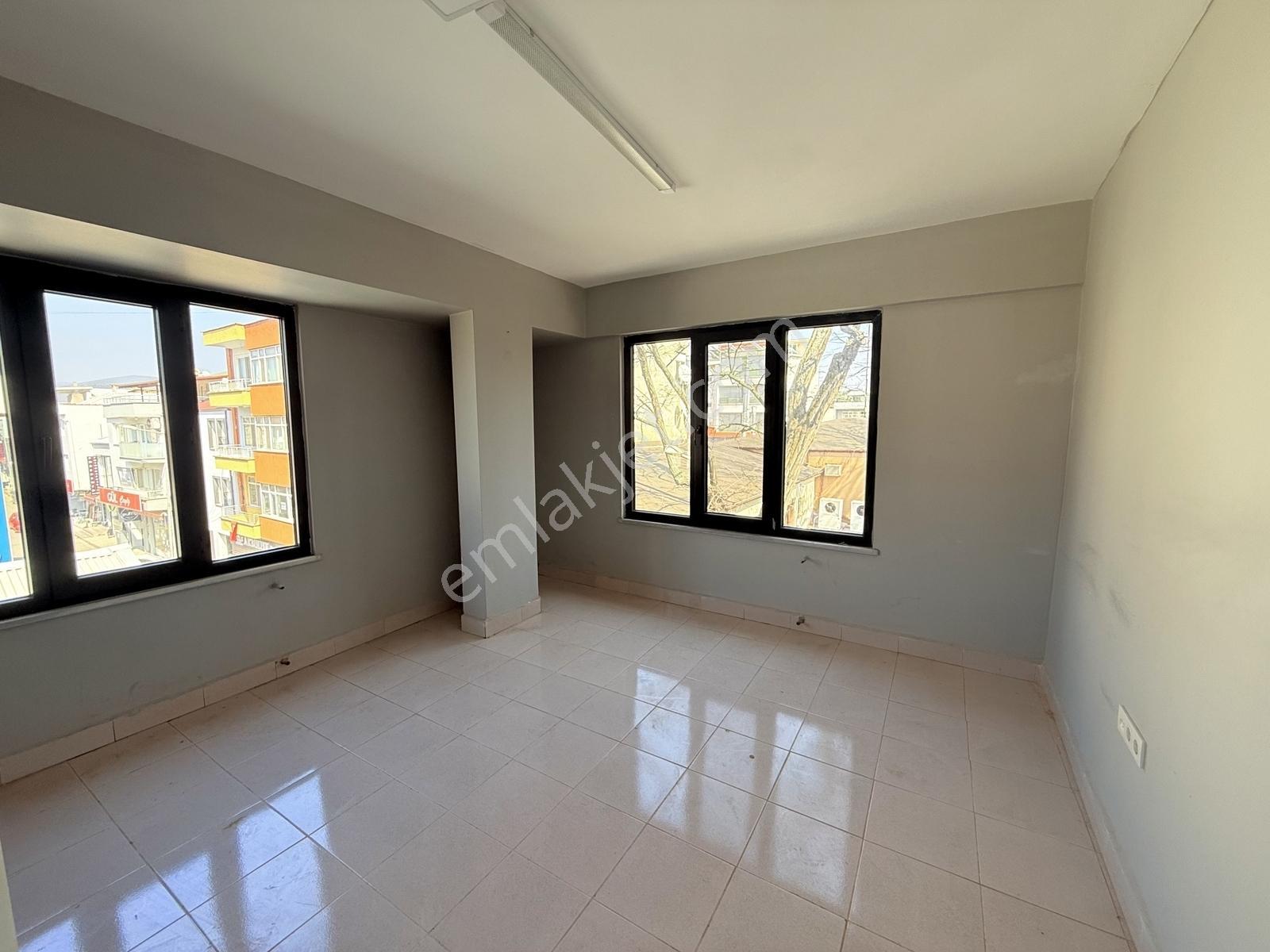 İznik Merkezde Kiralık Ofis Fırsatı - Görsel 25