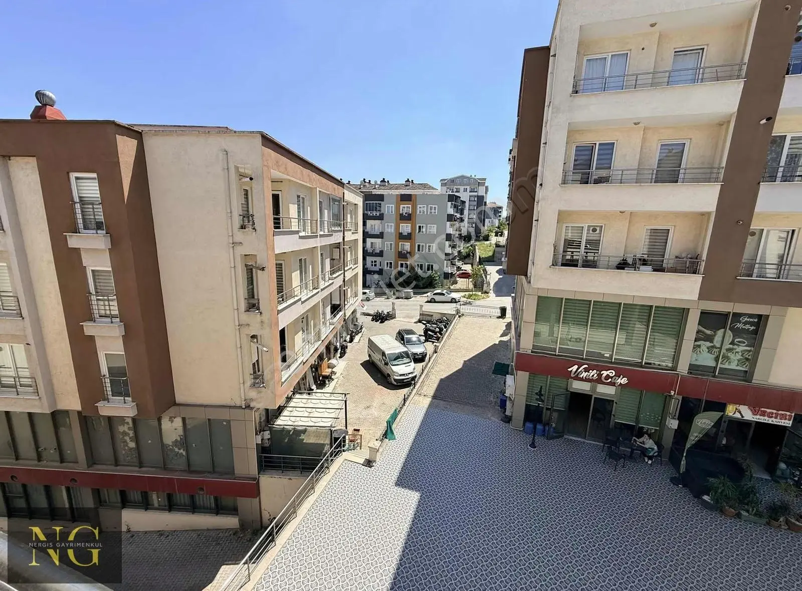 Nergis Gayrimenkulden Bersoy Sitesinde Satılık 1+1 Fırsat Daire - Görsel 2