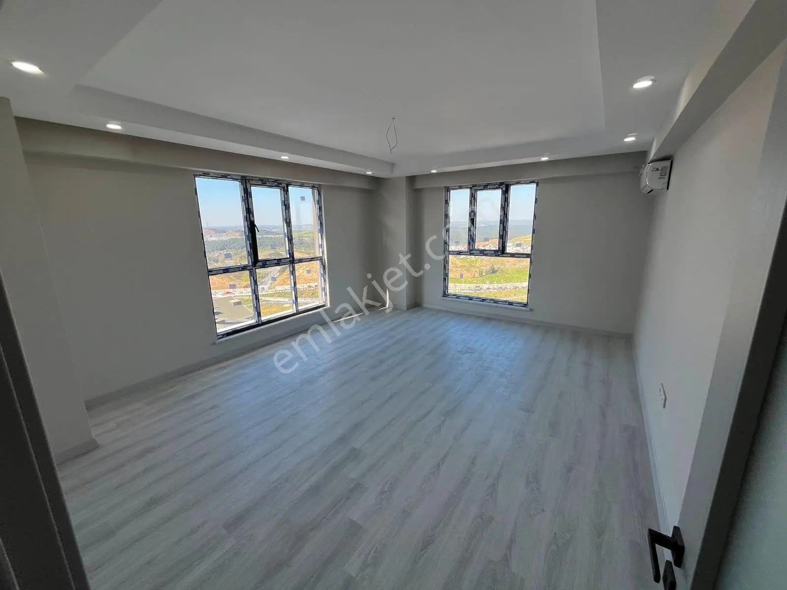 Sultangazi Cebeci'de Site İçerisinde 3+1 Ferah Kiralık Daire - Görsel 2
