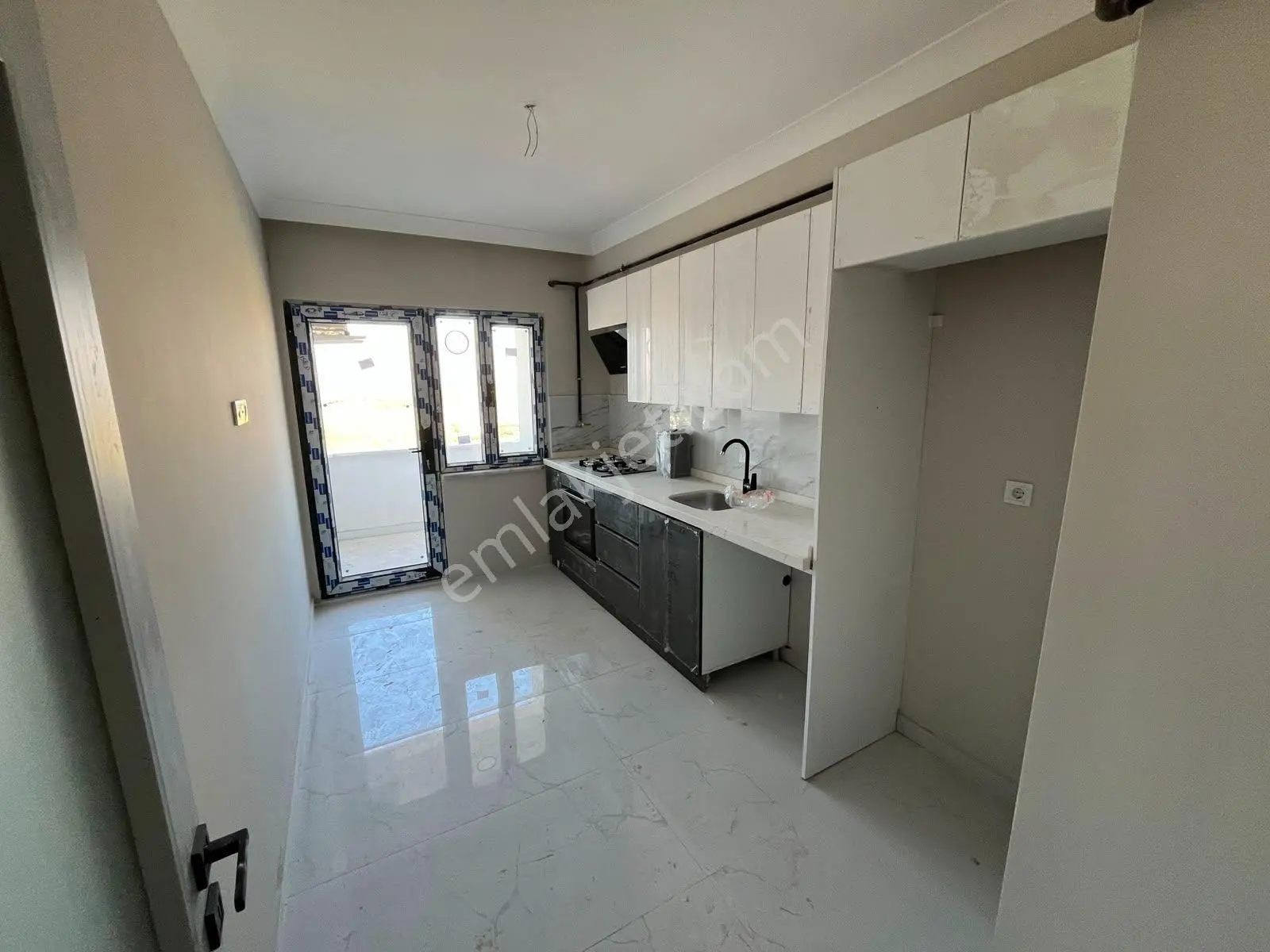 Sultangazi Cebeci'de Site İçerisinde 3+1 Ferah Kiralık Daire - Görsel 6