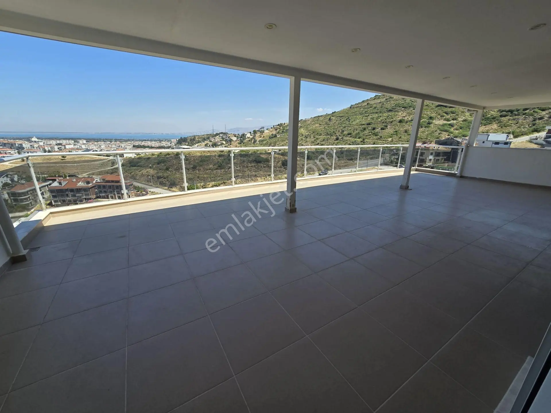 Balçova Çetin Emeç Mah. D.gazlı, Havuzlu Kiralık 6+1 Villa - Görsel 4
