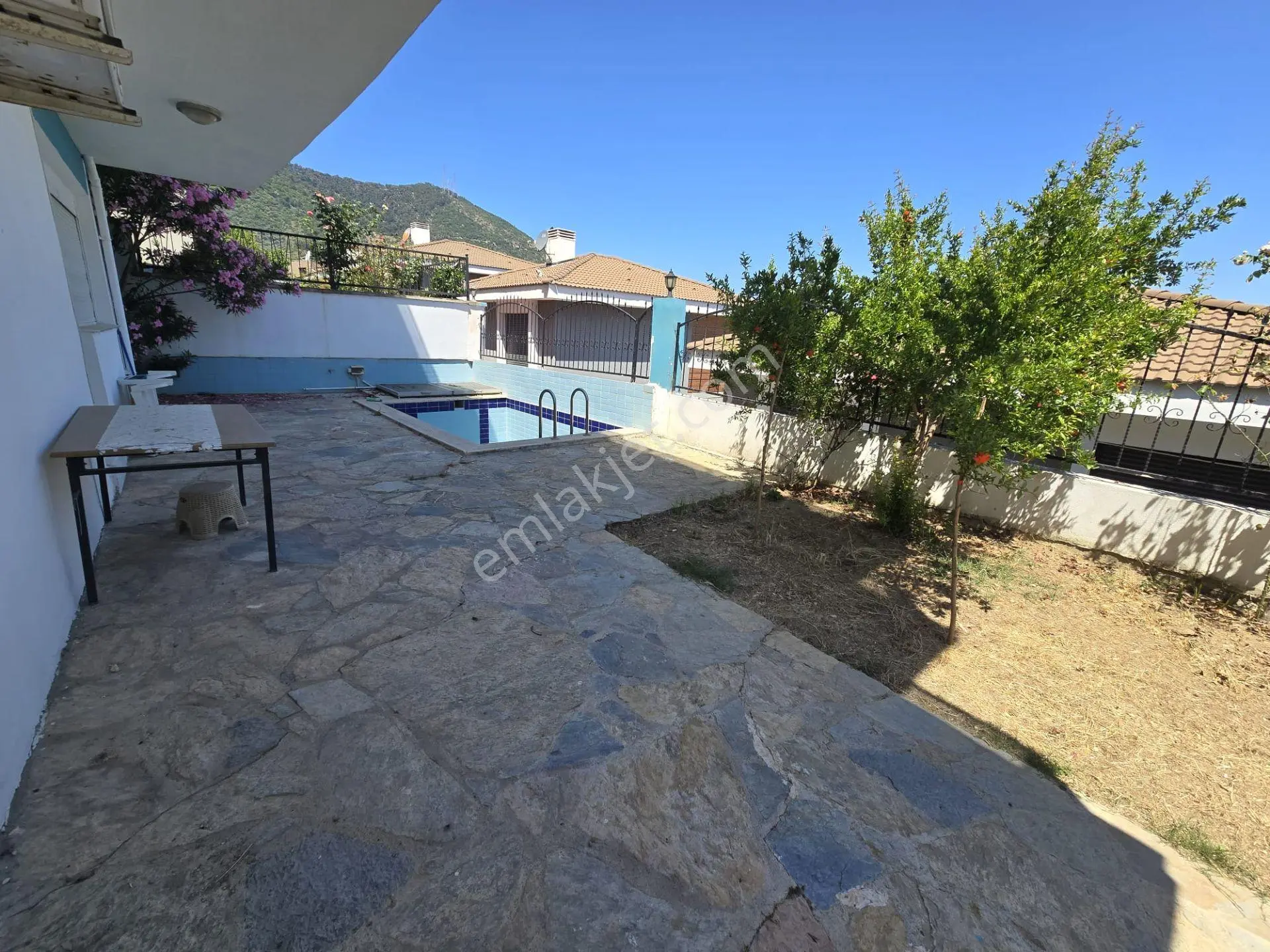 Balçova Çetin Emeç Mah. D.gazlı, Havuzlu Kiralık 6+1 Villa - Görsel 12