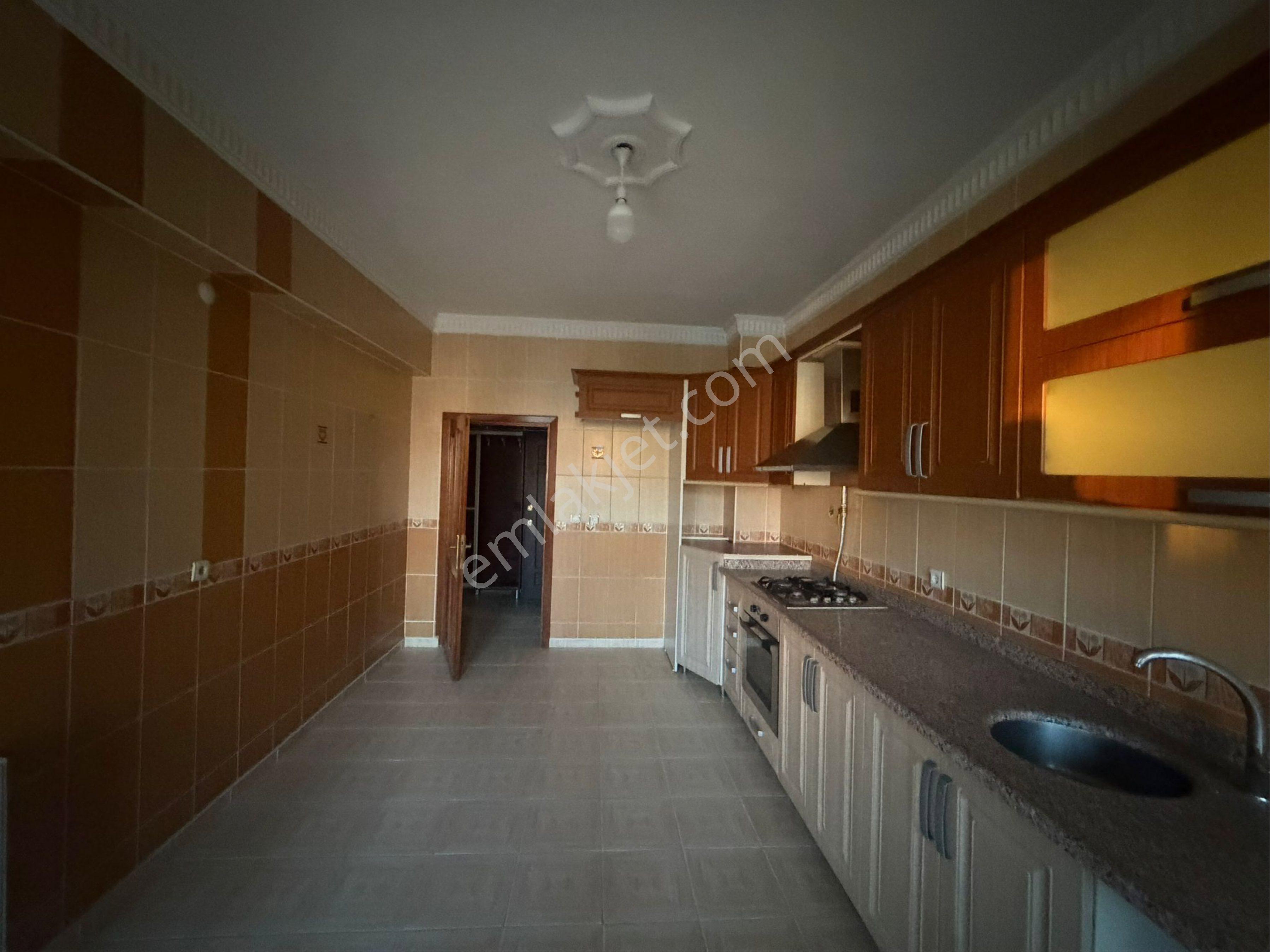 🌟 Özalp Perde Civarı / Kaçırılmayacak 3+1 Kiralık Ara Kat Fırsatı! 🌟 - Görsel 5