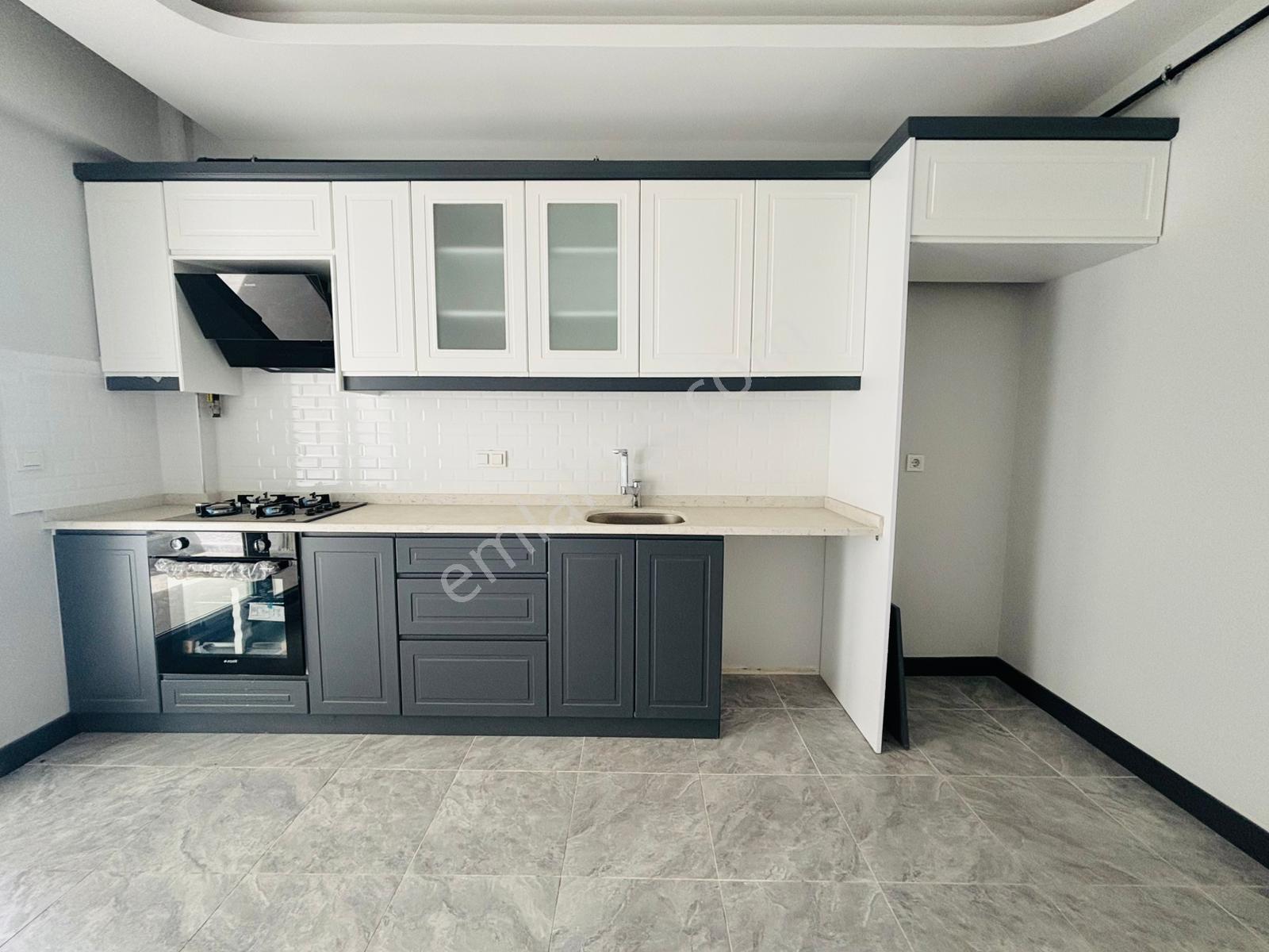 Güven'den 7/24 Güvenlikli,saunalı,havuzlu,k.otoparklı 3+1 Daire - Görsel 6