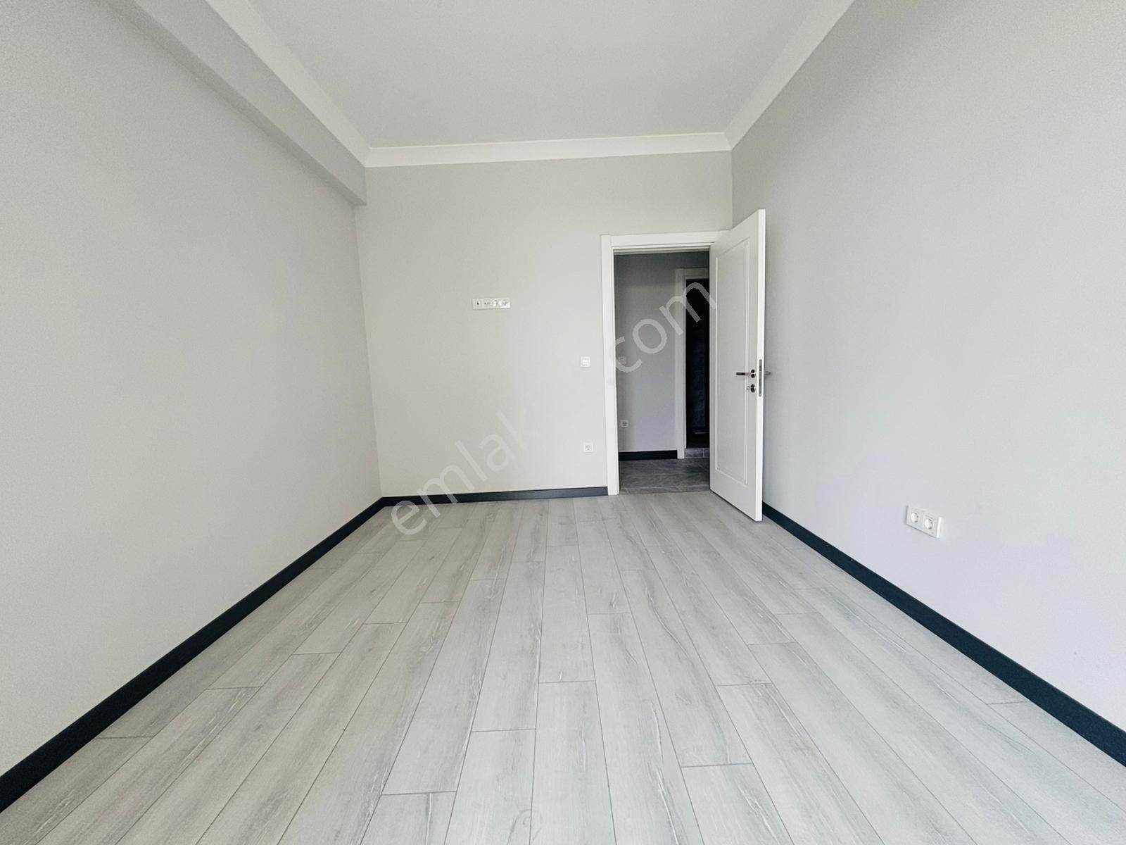 Güven'den 7/24 Güvenlikli,saunalı,havuzlu,k.otoparklı 3+1 Daire - Görsel 9