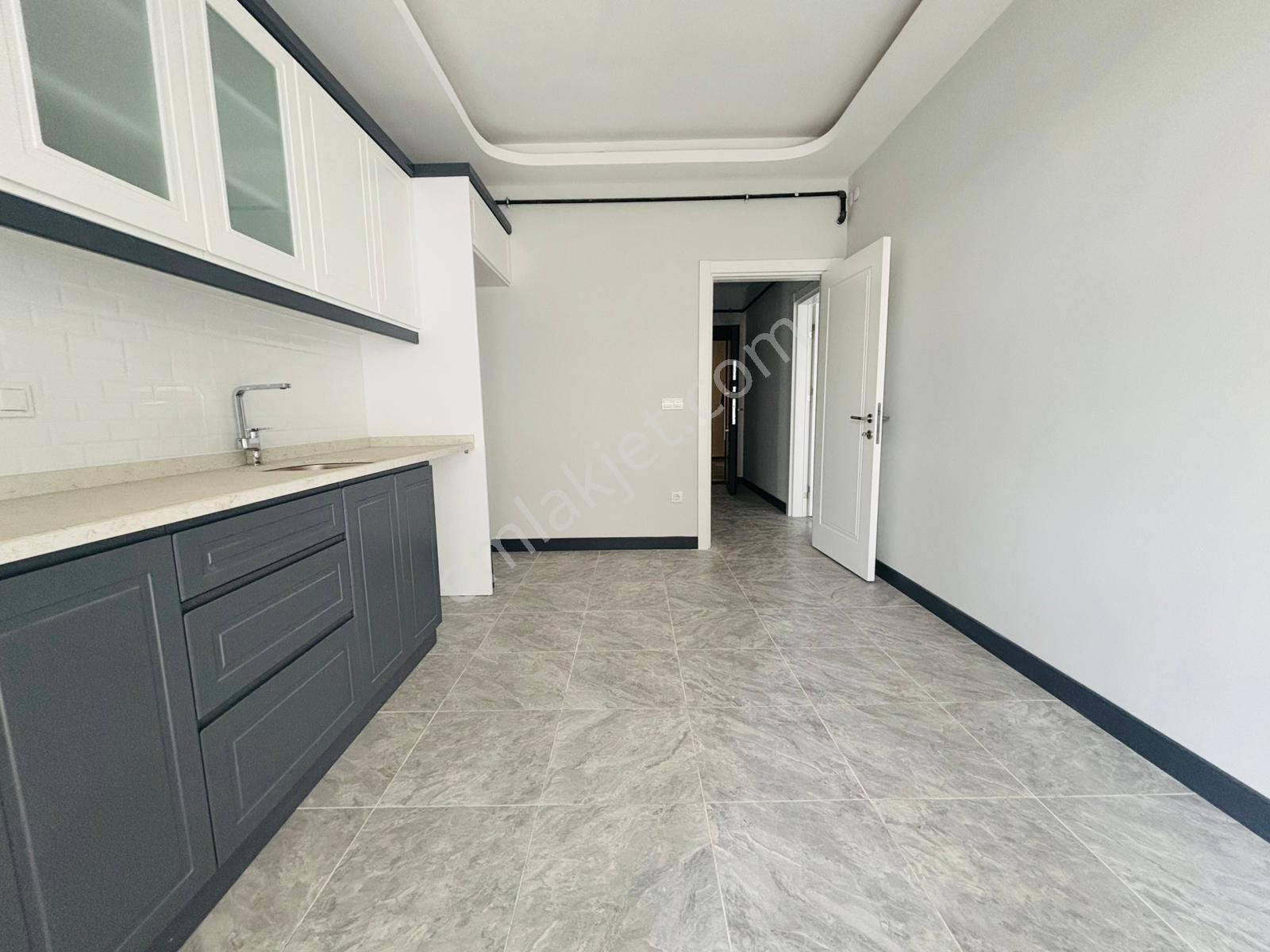 Güven'den 7/24 Güvenlikli,saunalı,havuzlu,k.otoparklı 3+1 Daire - Görsel 7