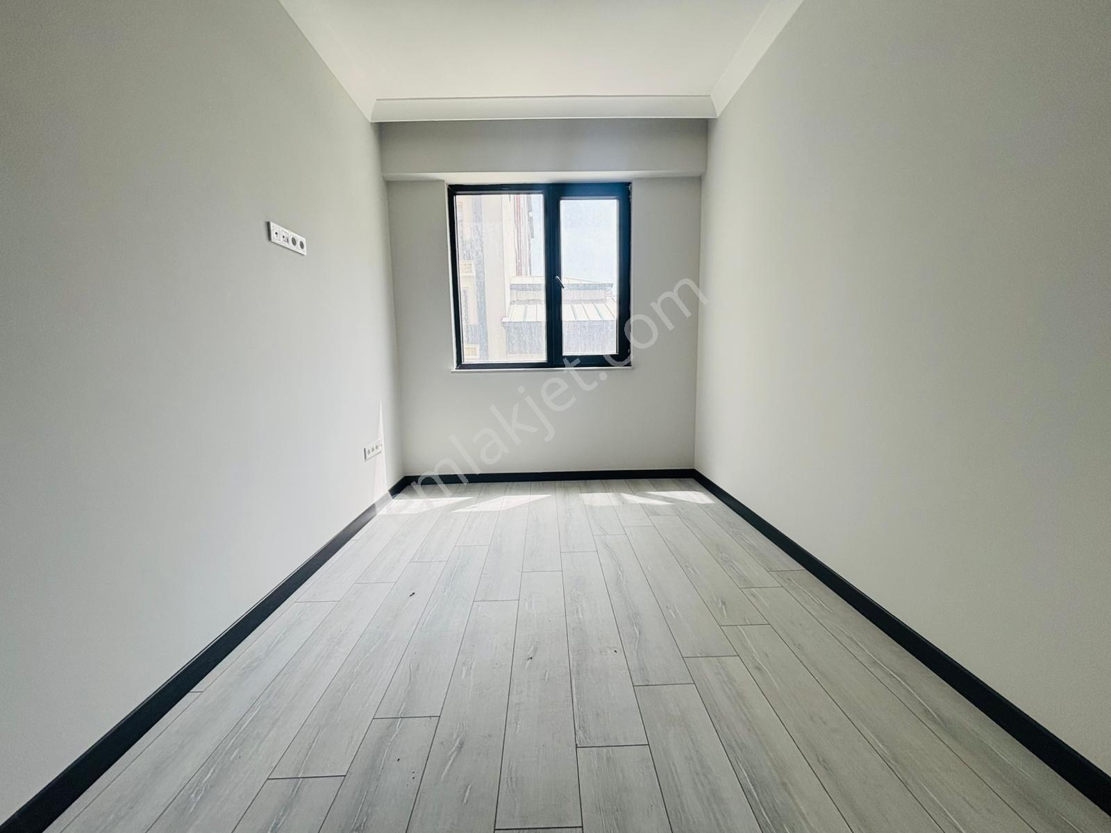 Güven'den 7/24 Güvenlikli,saunalı,havuzlu,k.otoparklı 3+1 Daire - Görsel 8