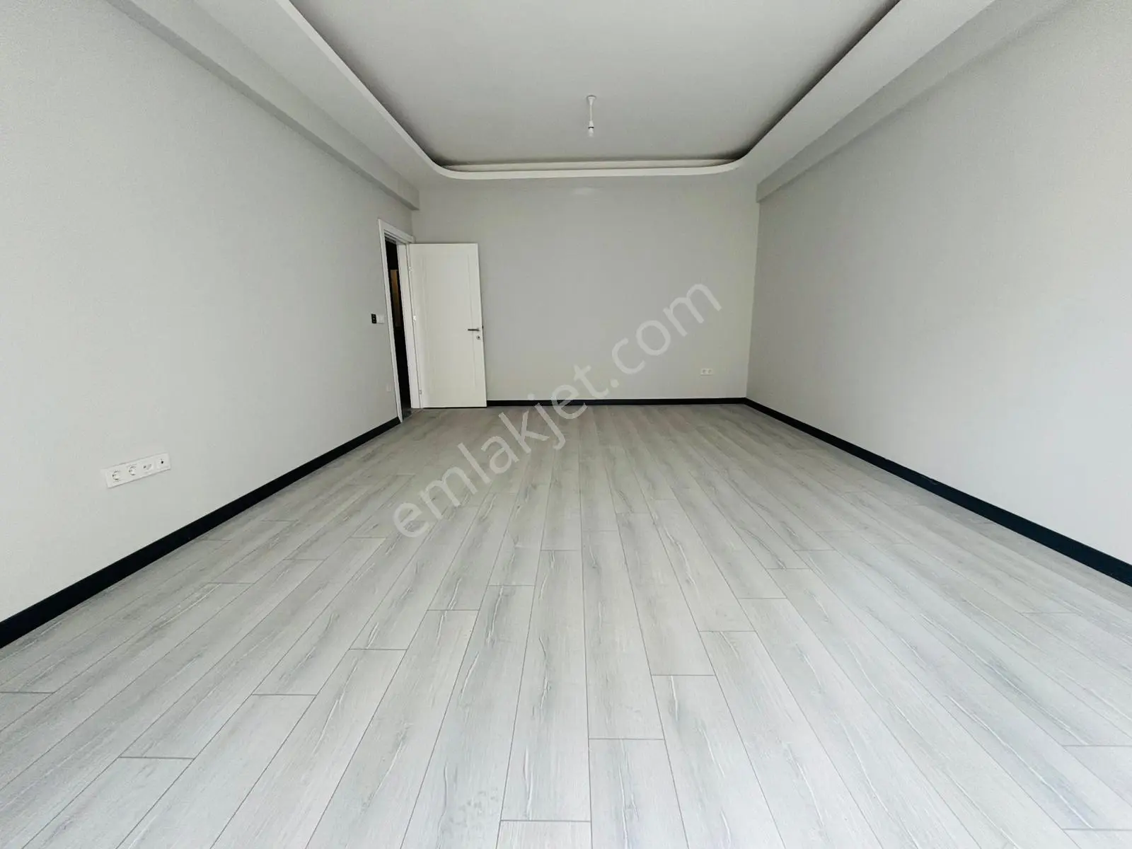 Güven'den 7/24 Güvenlikli,saunalı,havuzlu,k.otoparklı 3+1 Daire - Görsel 4