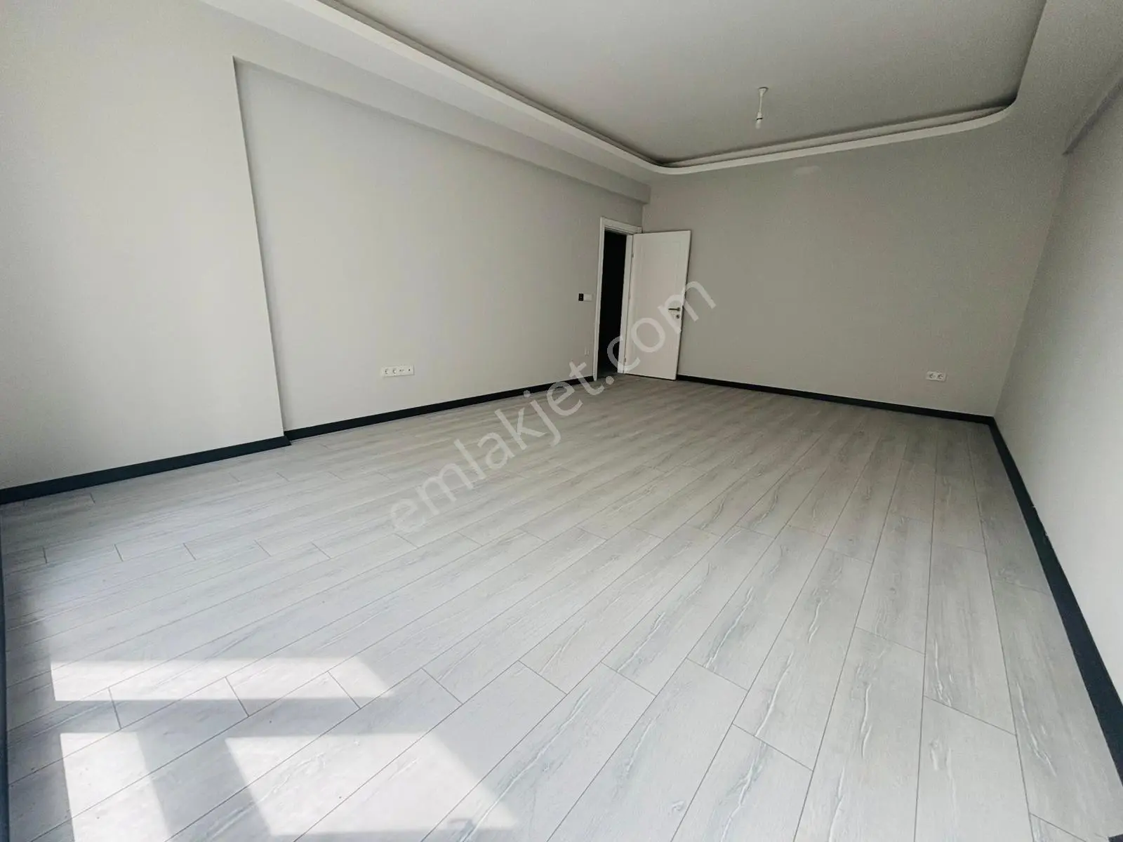 Güven'den 7/24 Güvenlikli,saunalı,havuzlu,k.otoparklı 3+1 Daire - Görsel 3