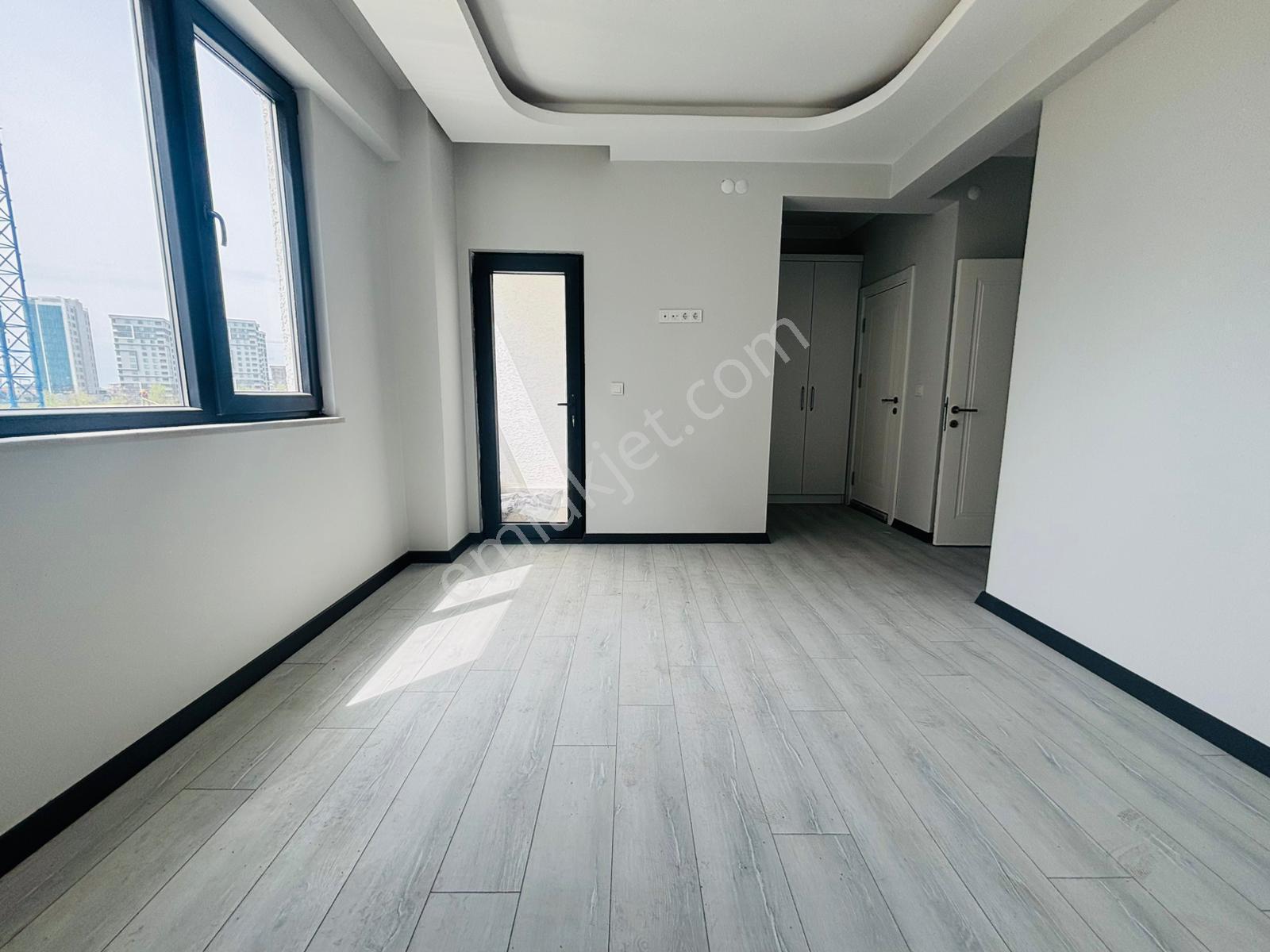 Güven'den 7/24 Güvenlikli,saunalı,havuzlu,k.otoparklı 3+1 Daire - Görsel 13