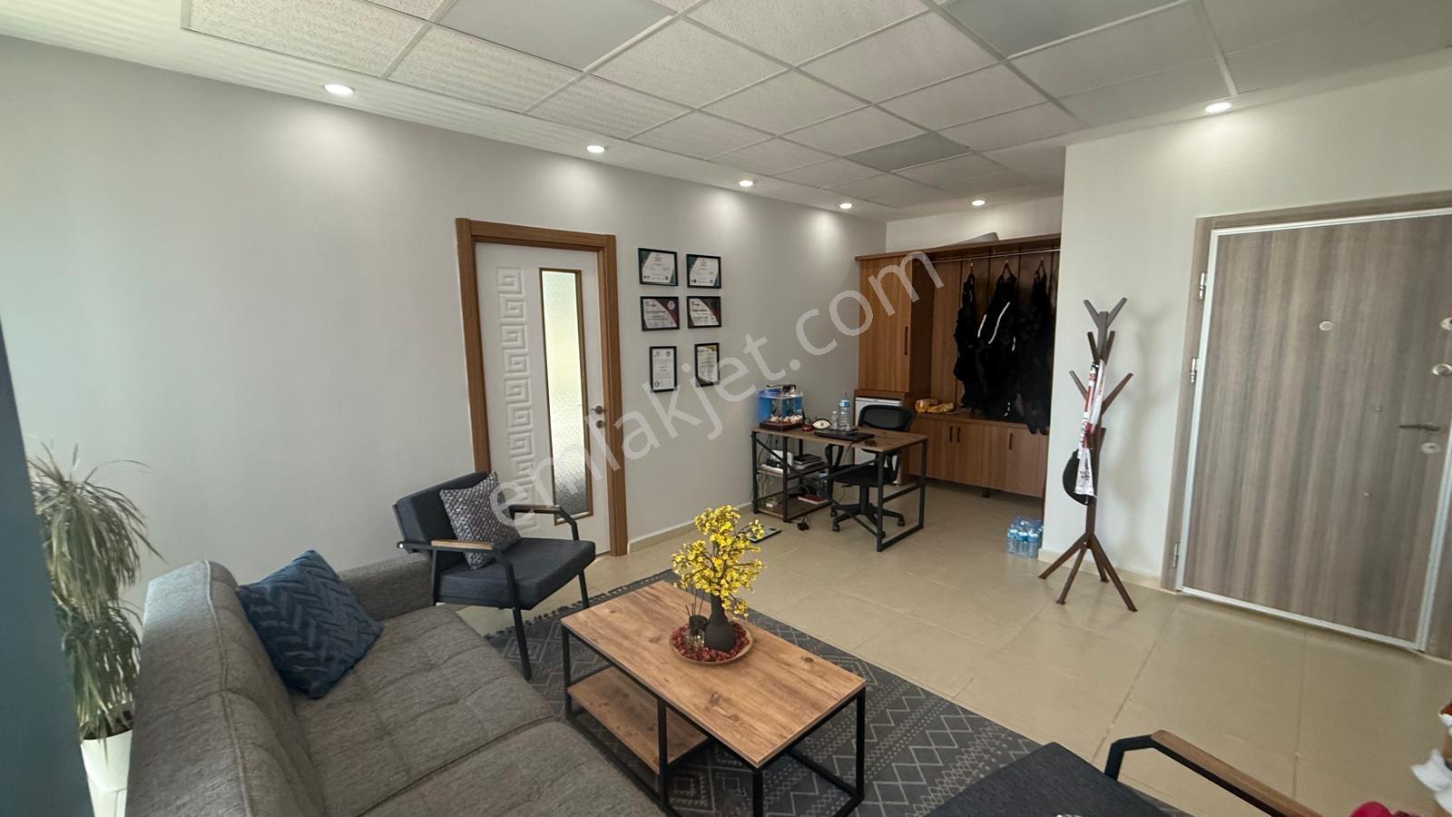 Turyap Hürriyetten Real Towersda Kiracılı 76 M² Satılık Ofis - Görsel 4