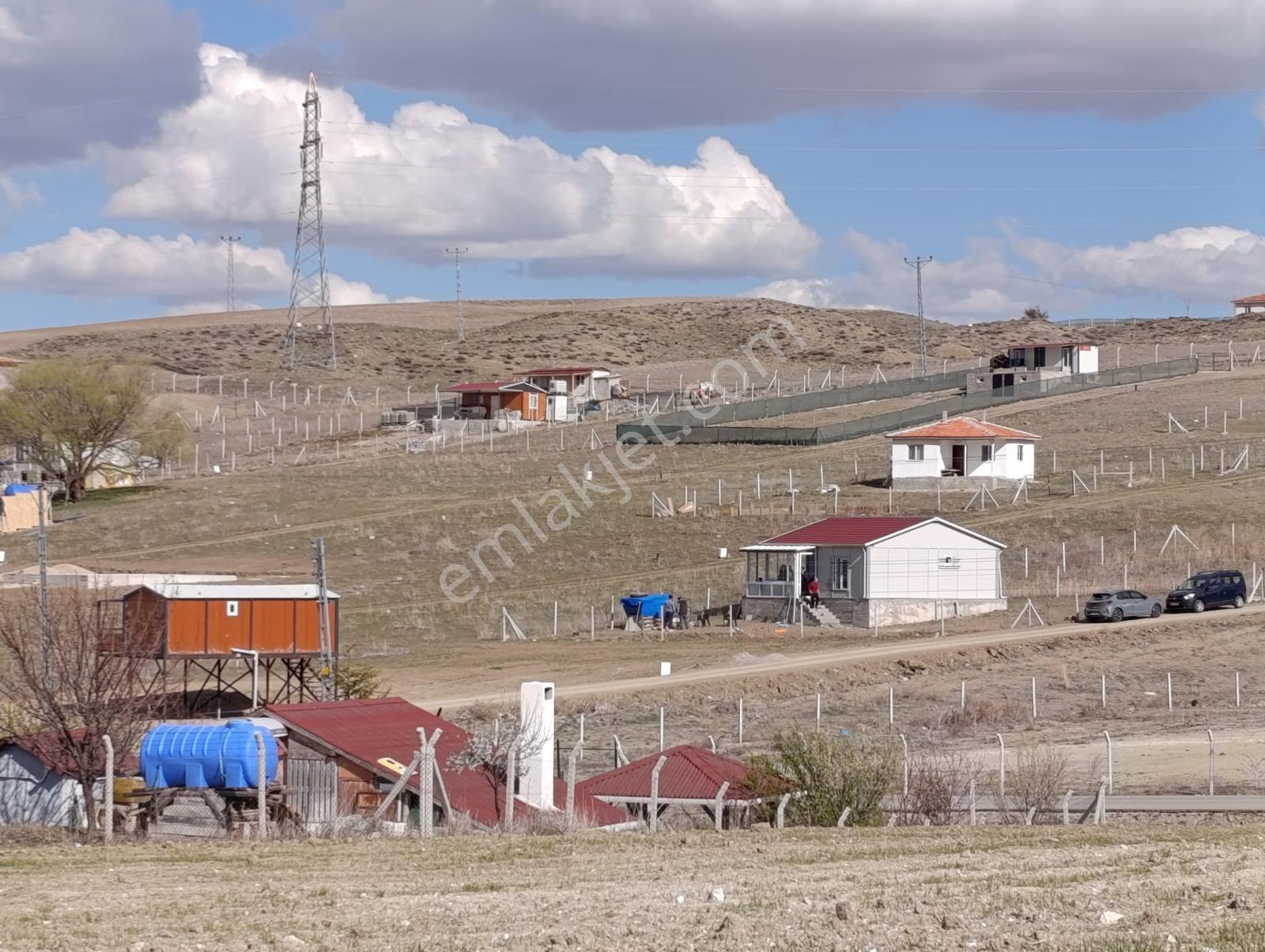 Gölbaşı Soğulcakta 500 M2 Yola Cephe Fırsat Bahçe