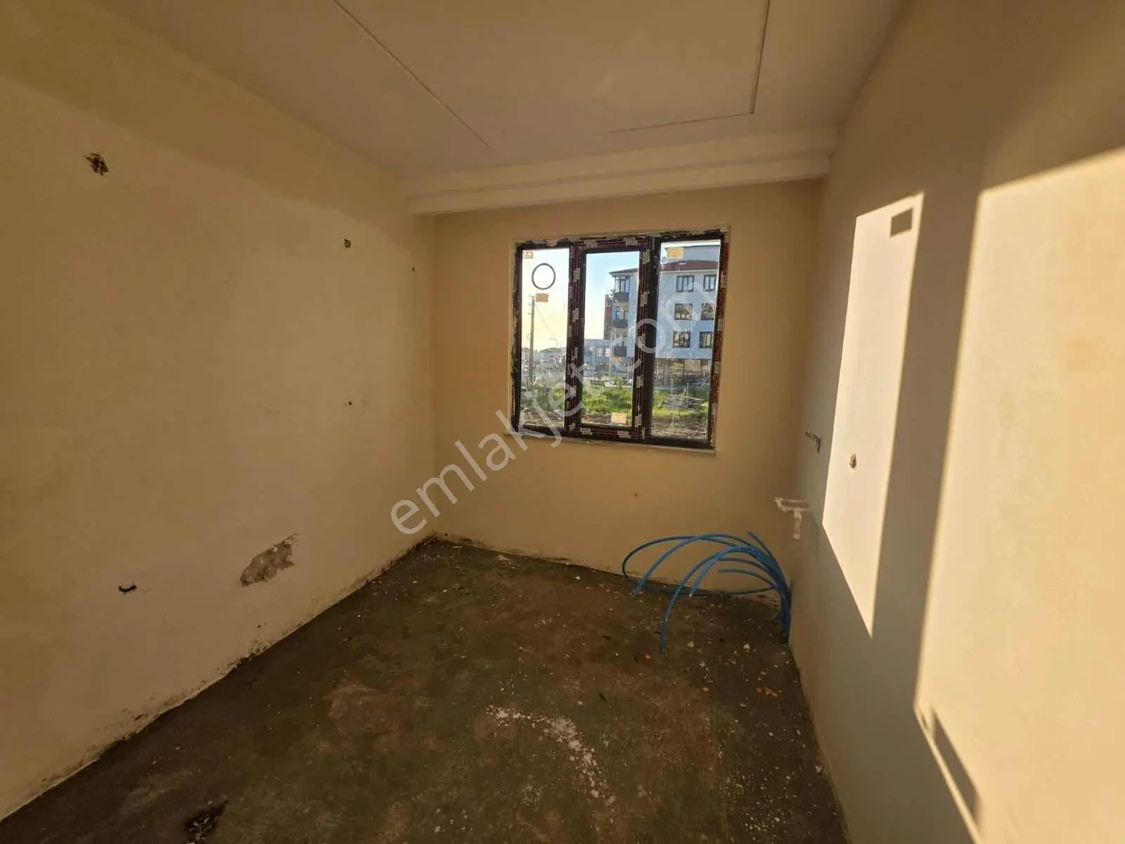 Var'dan Kapaklı Devlet Hastanesi Karşısında 2+1 Teraslı Daire - Görsel 3