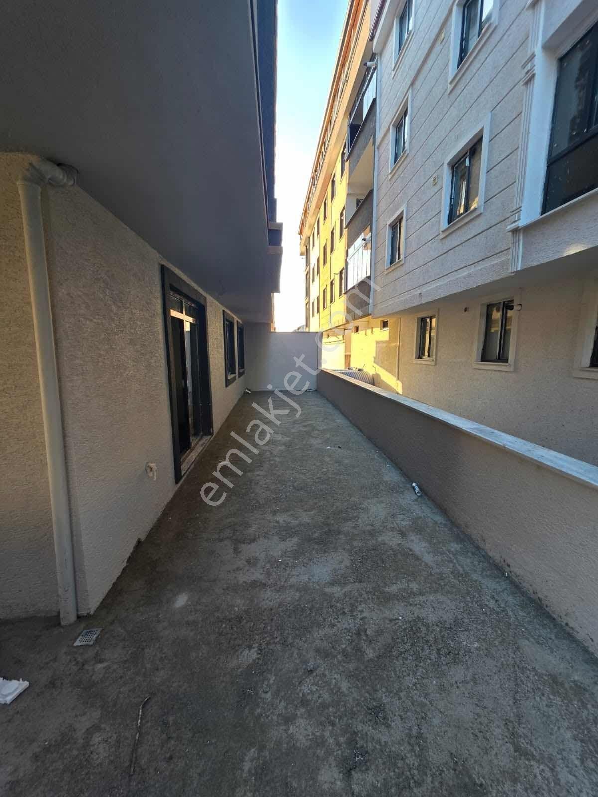 Var'dan Kapaklı Devlet Hastanesi Karşısında 2+1 Teraslı Daire - Görsel 13