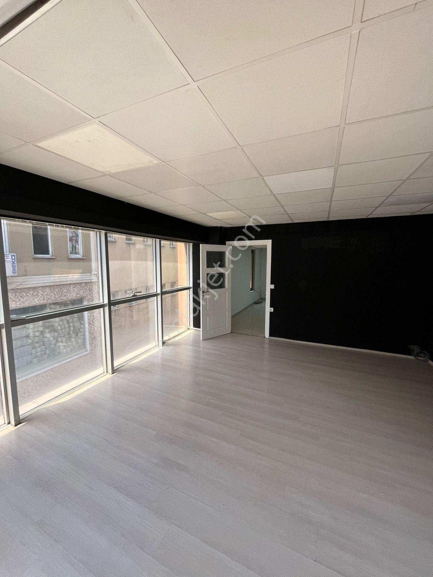 Vişne Caddesi Beşdağ Plaza'da Kiralık 60 M² 1+1 Ofis Fırsatı! - Görsel 4