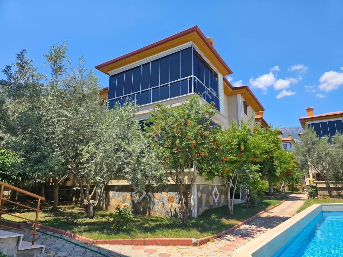 Altınoluk Satılık Villa | Havuzlu Sitede | Denize 250 Metre - Görsel 34