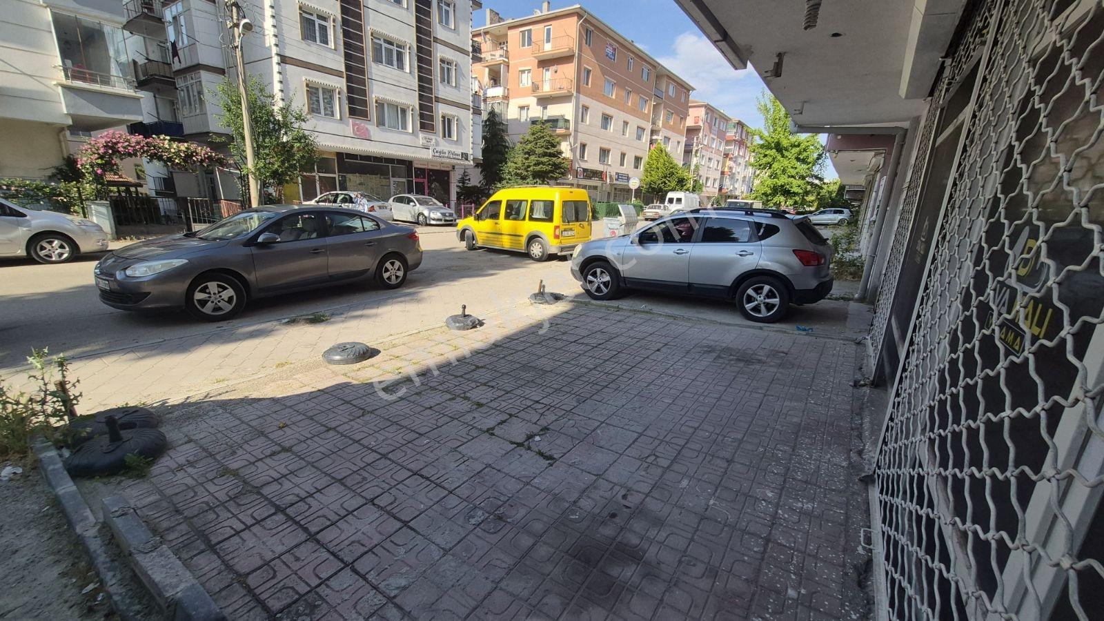 Satılık Dükkan Önü Açık