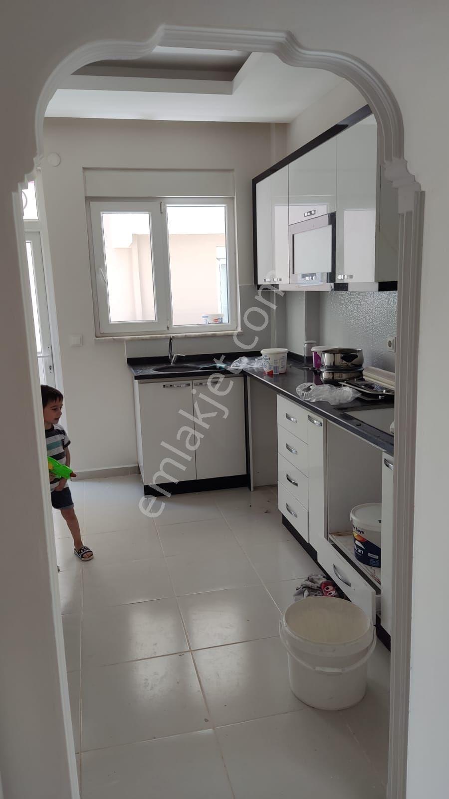 Sahibinden Karşıyaka Mah. Ara Kat Güney Cephe 2+1 - Görsel 4
