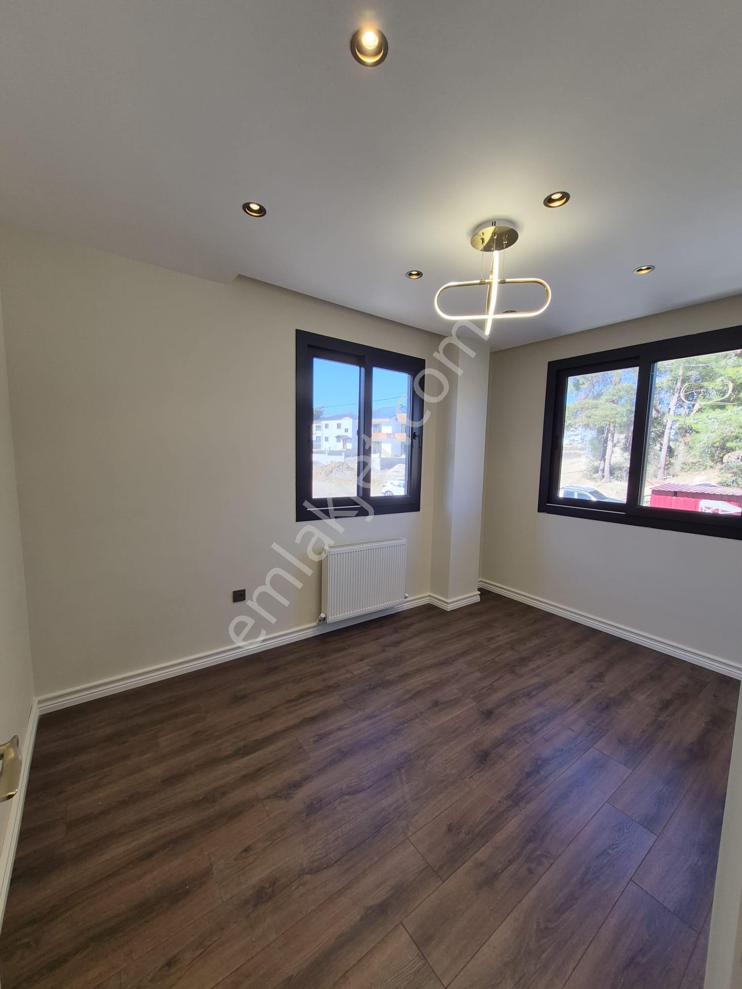 4+1 Çınarlı Tripleks Sıfır Villa 3balkon Havuz 200m2 Otopark 300m Arsa Teras G.oda 2banyo Barbekü - Görsel 13