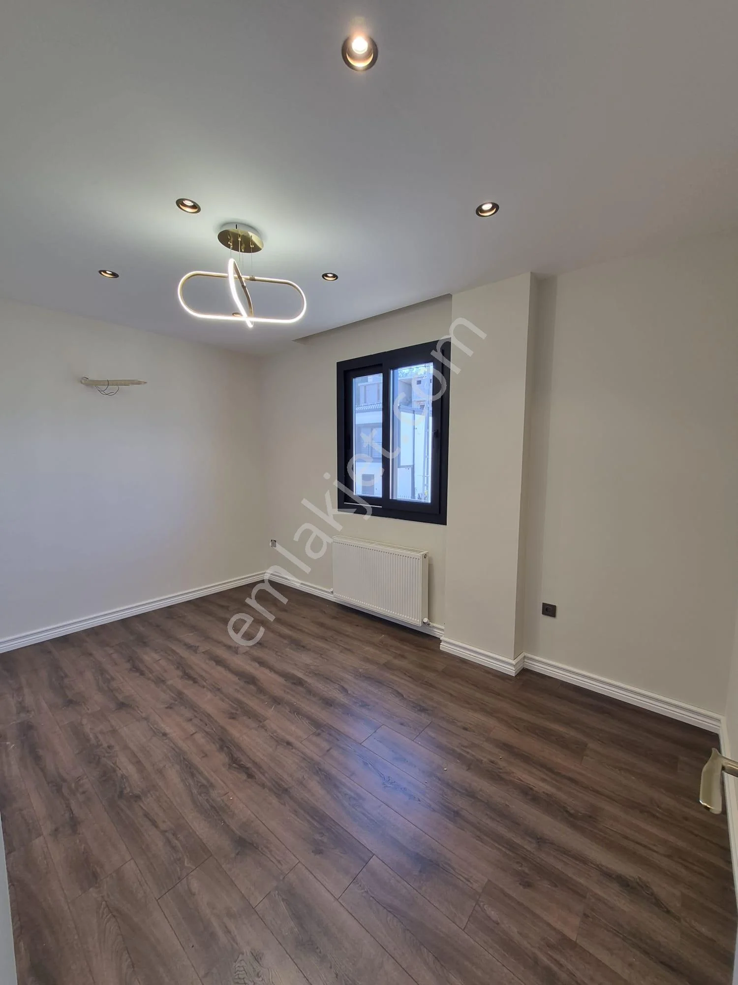 4+1 Çınarlı Tripleks Sıfır Villa 3balkon Havuz 200m2 Otopark 300m Arsa Teras G.oda 2banyo Barbekü - Görsel 6